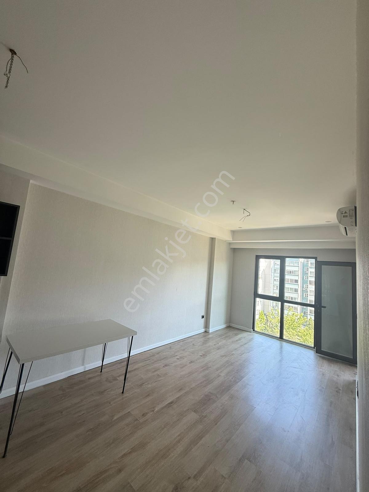 Kameroğlu Metrohome Residence'de Balkonlu 1+1 Kiralık Daire - Görsel 12