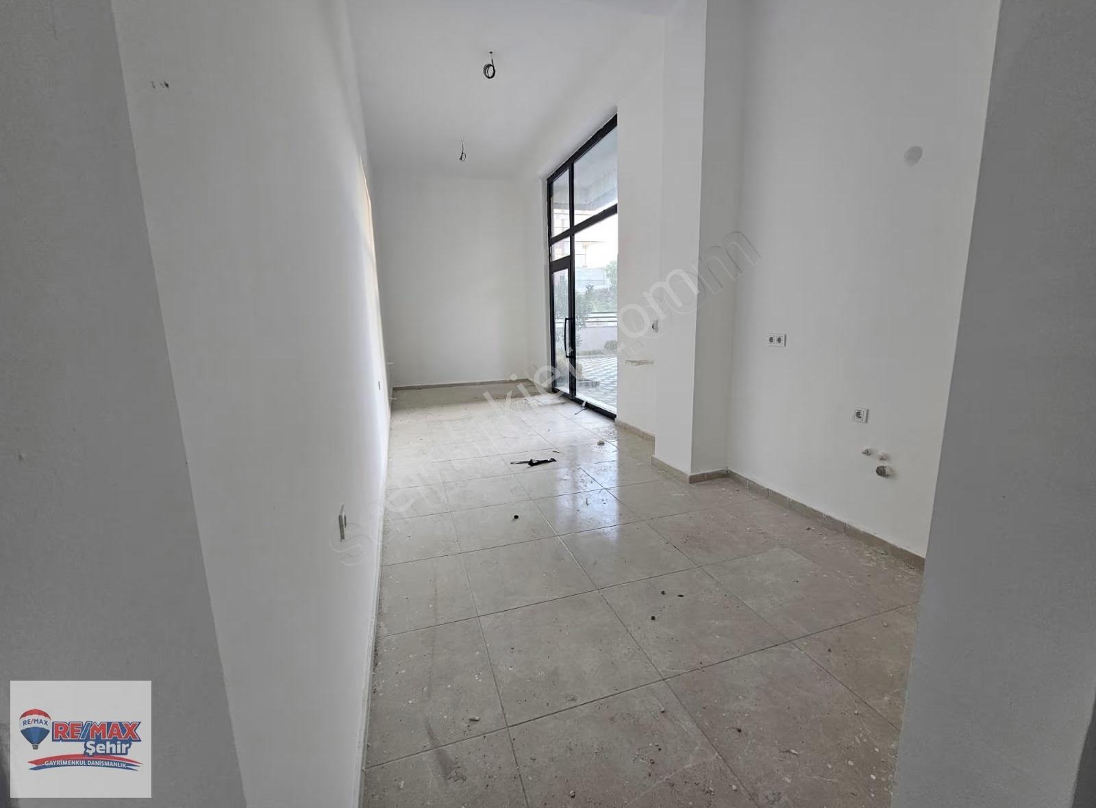 Yalova Merkez Gop'ta Kursumsal Kiracılı Dükkan - Görsel 9