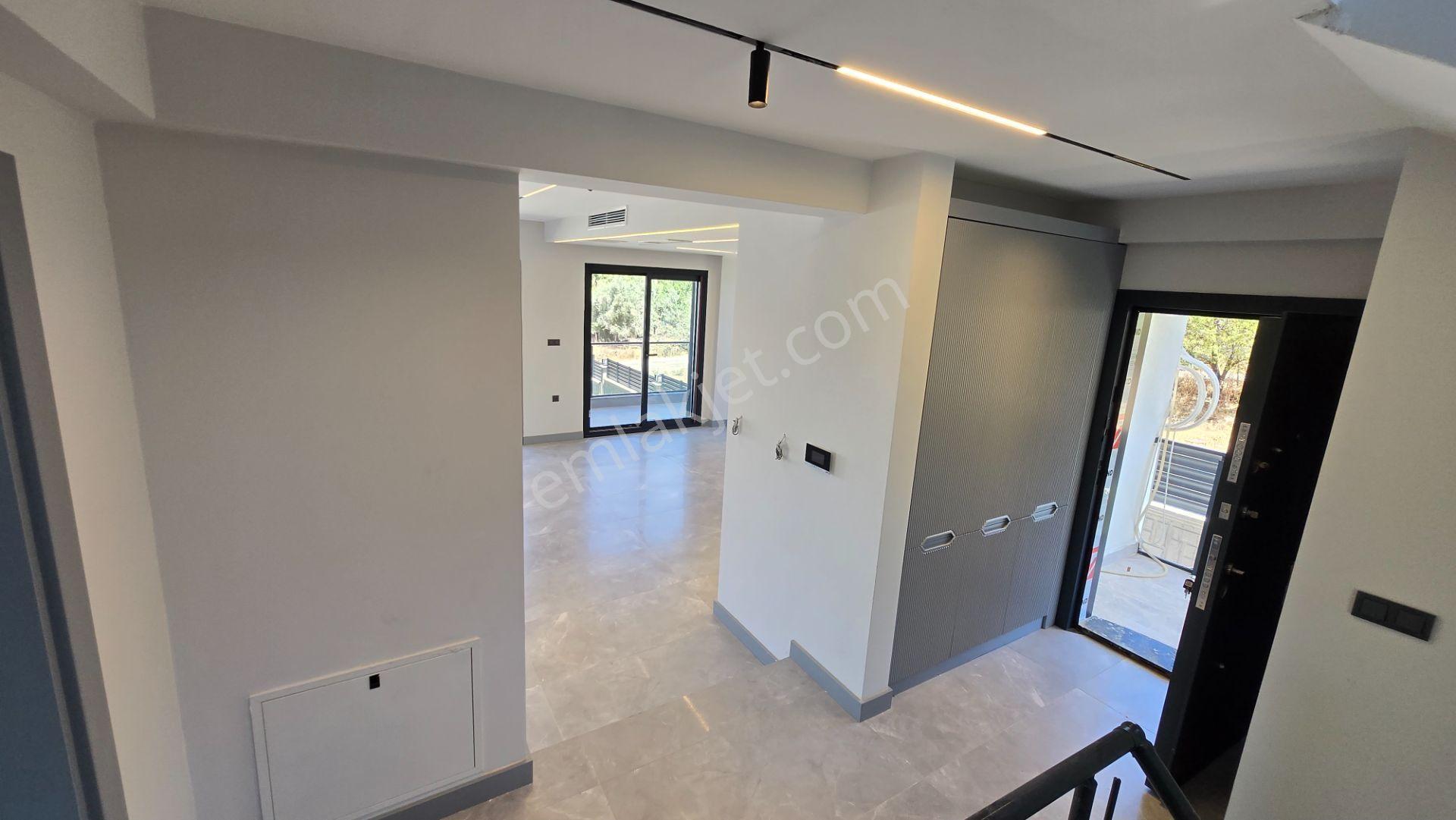 İzmir Buca Kaynaklar'da Sıfır, Lüks Donanımlı 4+2 Müstakil Bahçeli Villa - Görsel 16