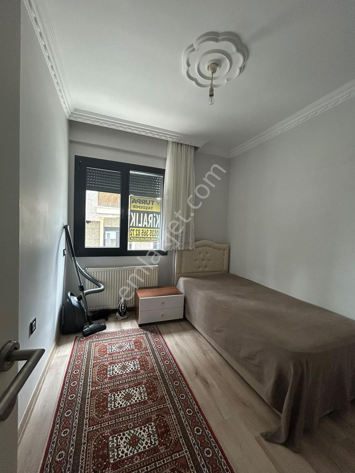 Menderes Cüneytbey'de Bahçeli Eşyalı Kiralık Geniş 1+1 Daire - Görsel 29