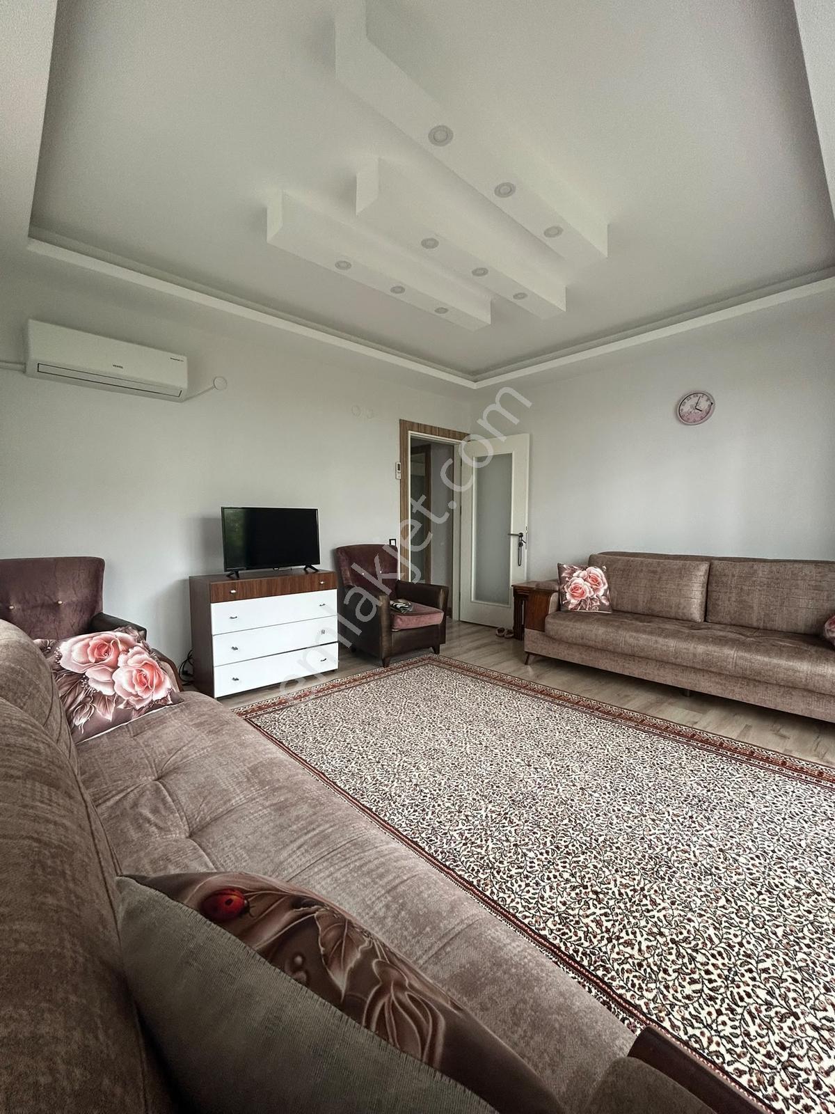 Menderes Cüneytbey'de Bahçeli Eşyalı Kiralık Geniş 1+1 Daire - Görsel 4