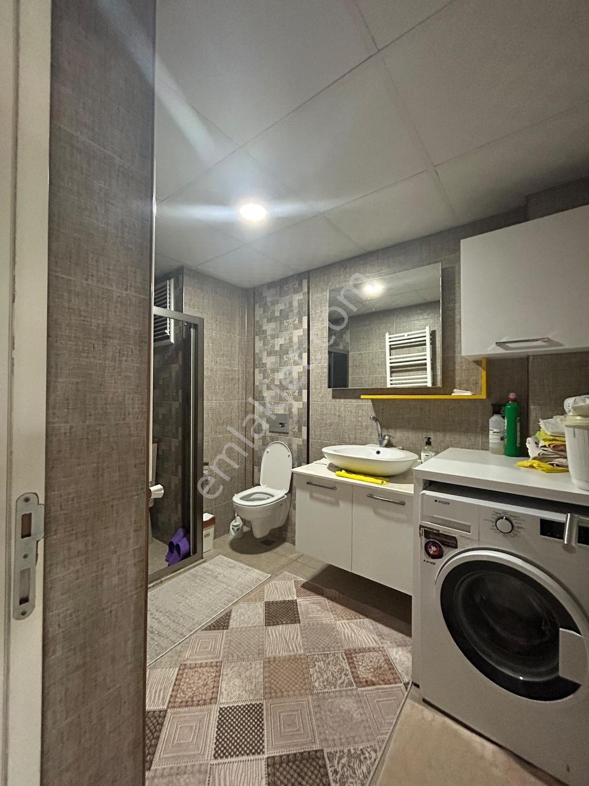 Menderes Cüneytbey'de Bahçeli Eşyalı Kiralık Geniş 1+1 Daire - Görsel 15