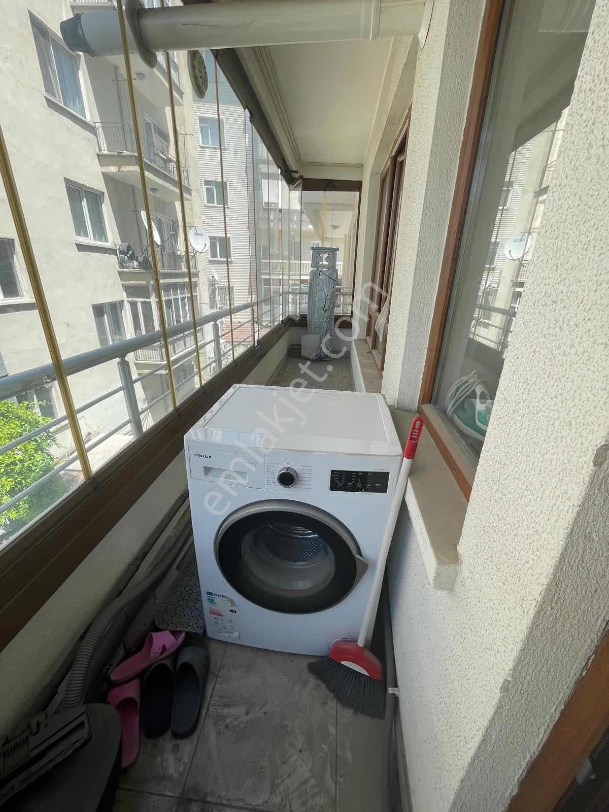 Cumhuriyet Gayrimenkulden 1+1 Full Eşyalı Beşevler Metro Yakını - Görsel 3