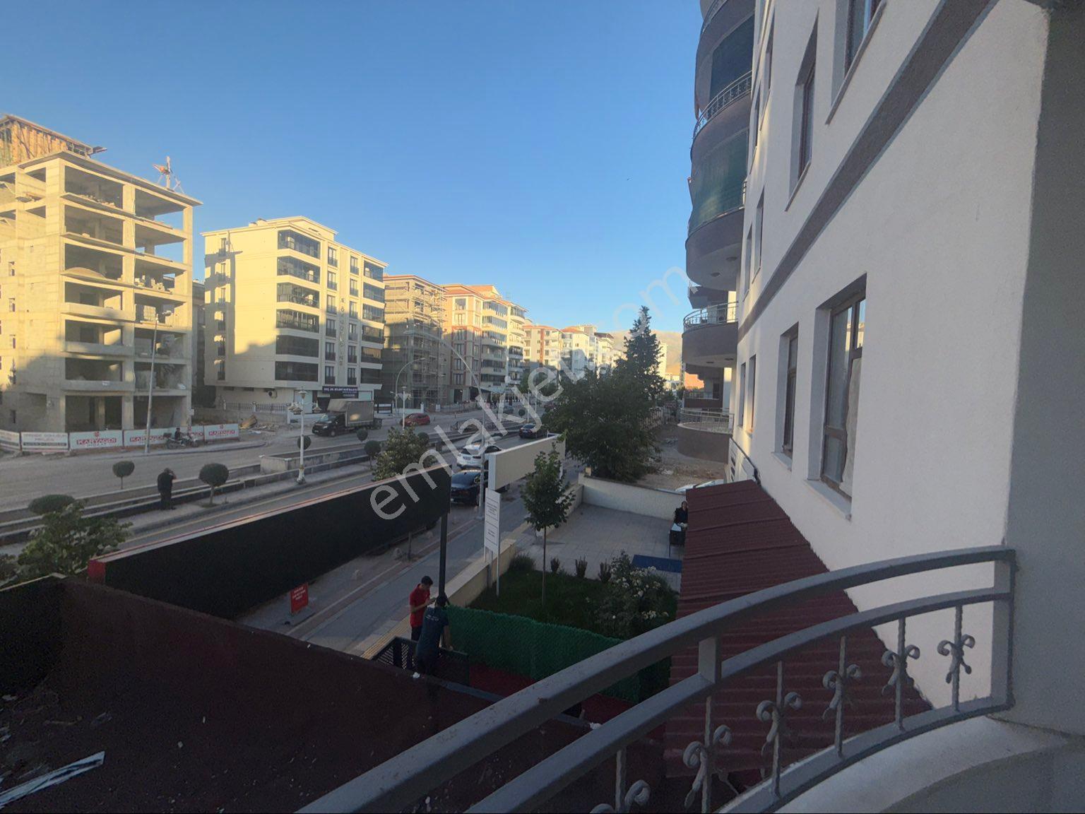 Malatya Fahri Kayahan’da, Prestijli Lokasyonda Kiralık 3+1 Daire - Görsel 18