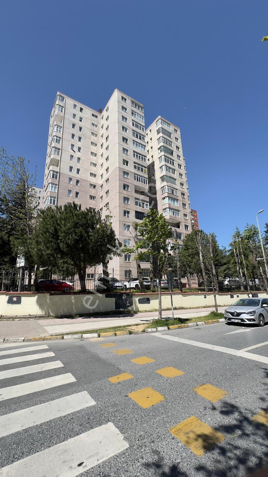 Beylikdüzü Öğretmen Evleri'nde Havuzlu, Güvenlikli 3+1 Daire - Görsel 34