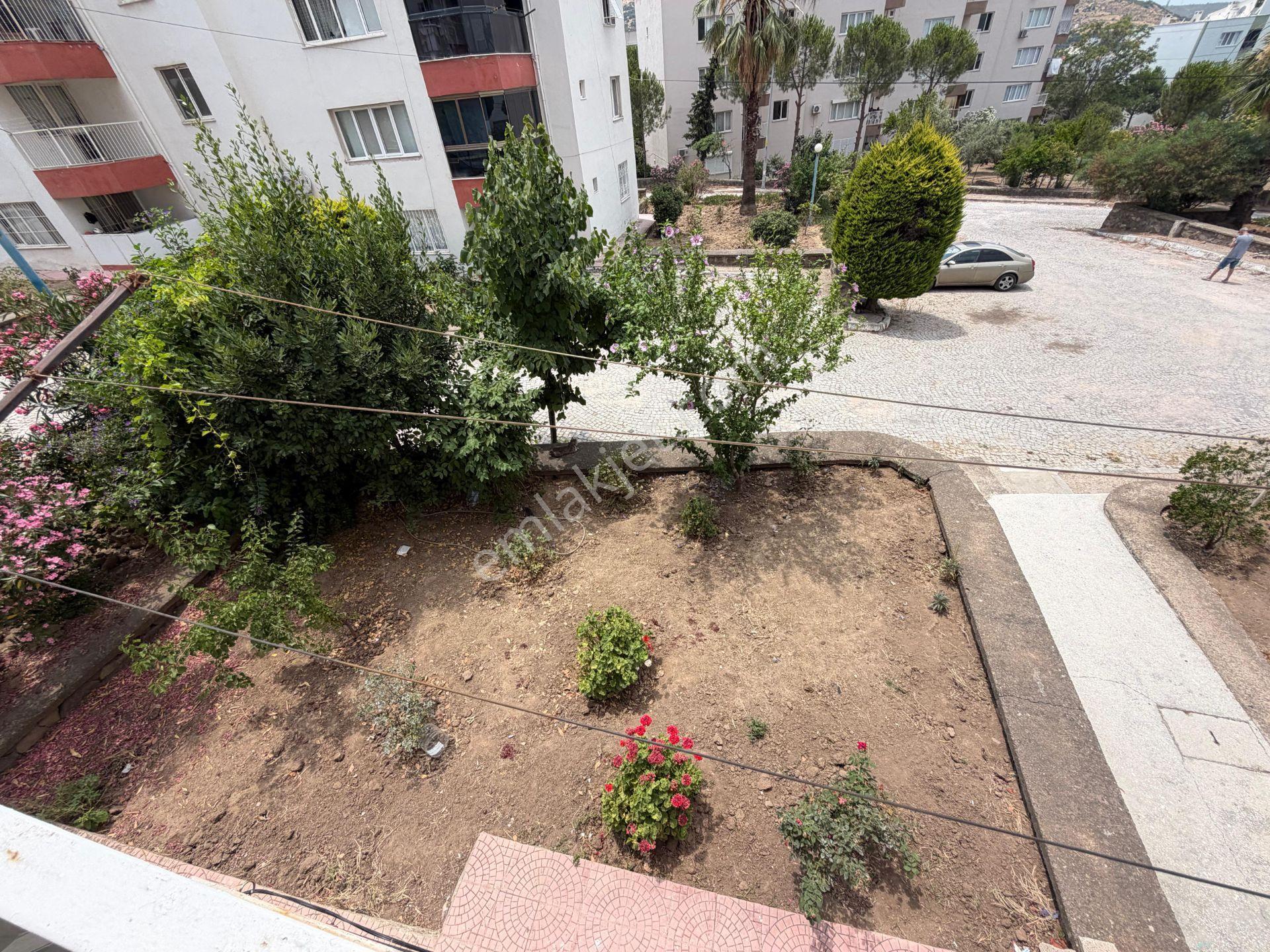 Dikili Ümmetoğlu'ndan Site İçerisinde Deniz Manzaralı 2+1 Köşe - Görsel 2