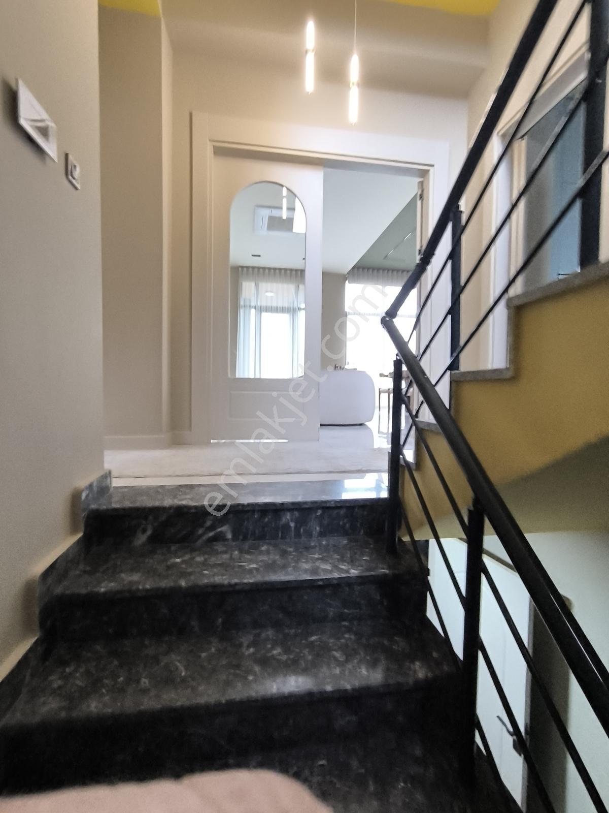 Kariyer'den Merkez'de Satılık 5+2 Villa 296m² Havuzlu Ve Bahçeli - Görsel 22