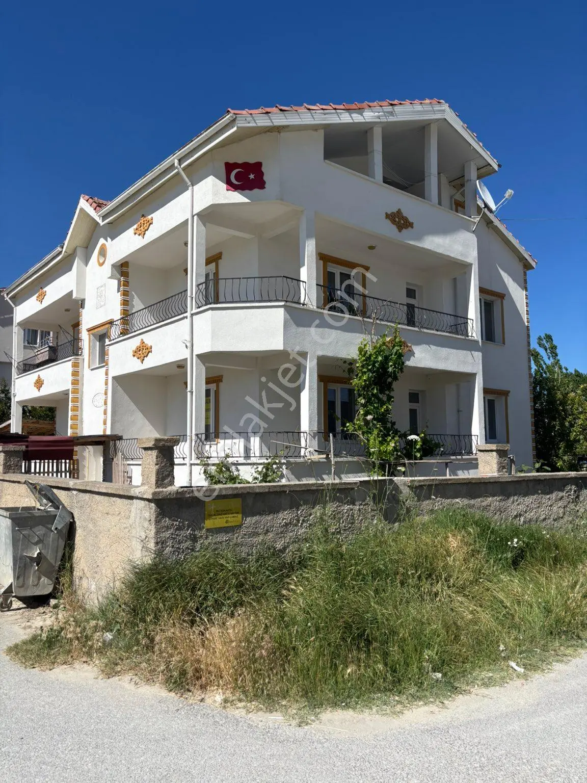 Yeşilöz Mahallesi'nde 3+1 Geniş Balkonlu Kiralık Daire - Görsel 2