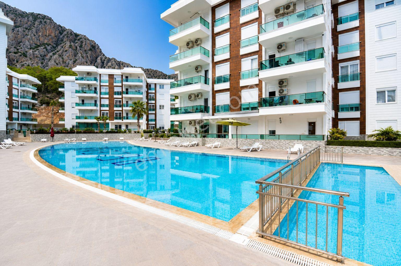 Konyaaltı Sarısu'da Site İçinde Ultra Lüks Full Eşyalı 3+1 Satılık Daire