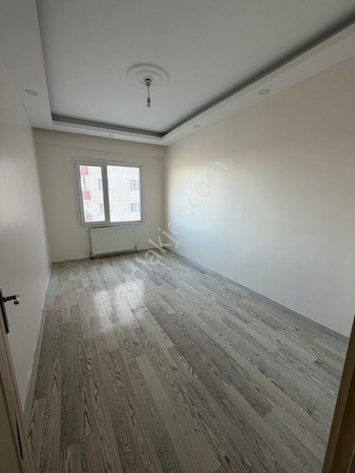 Şehir Merkezinde Devlet Hastanesi Civarı Kaymakamlık Karşısı 3+1 Kiralık Daire - Görsel 4
