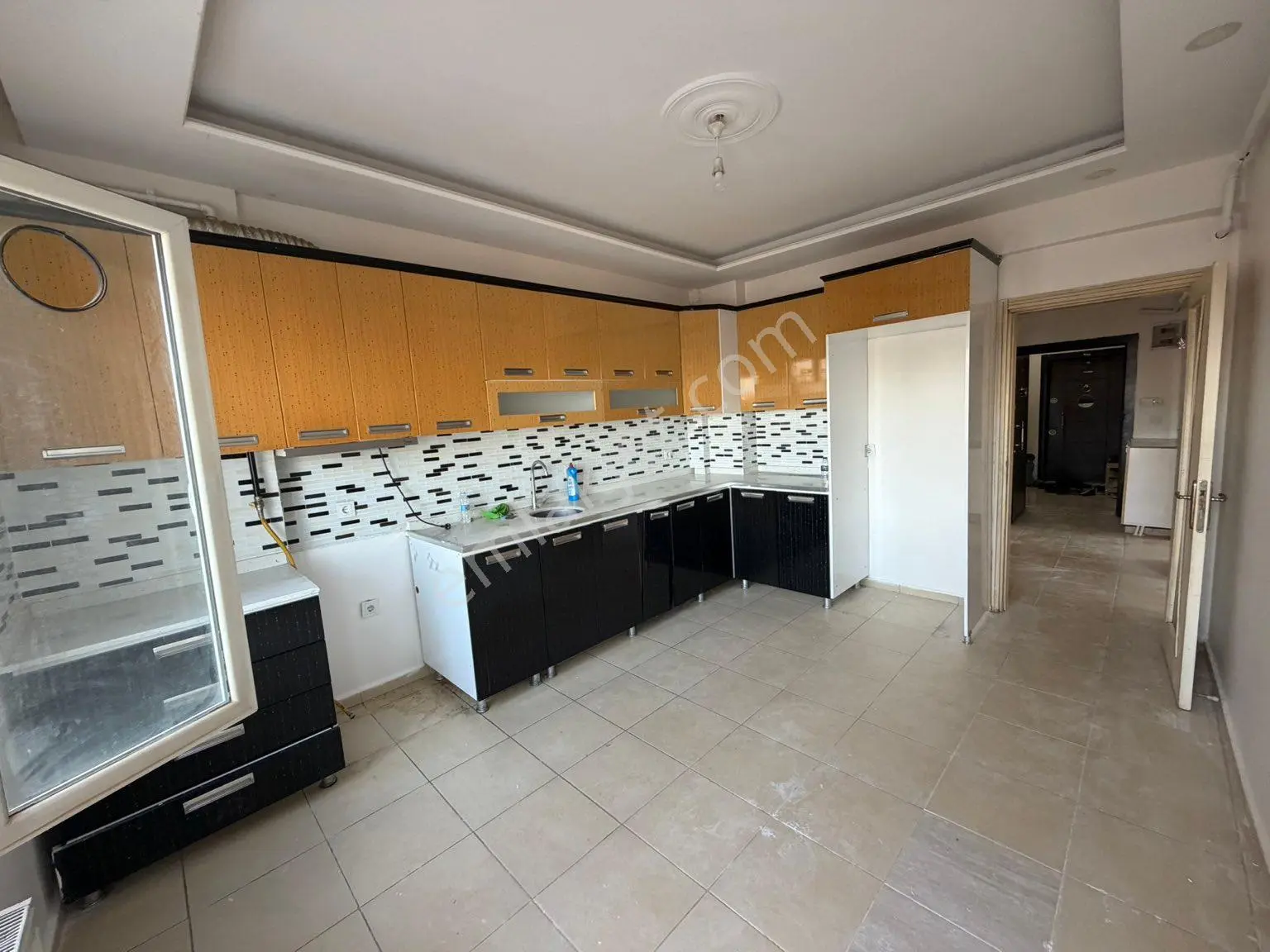 Şehir Merkezinde Devlet Hastanesi Civarı Kaymakamlık Karşısı 3+1 Kiralık Daire - Görsel 2