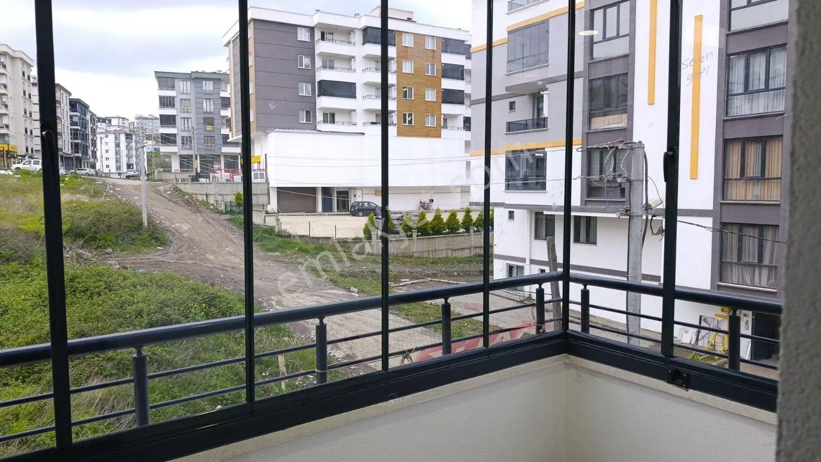 Tranvaya Yakın 2. Katda Kiralık Geniş 1+1 Daire Cam Balkonlu !!! - Görsel 26