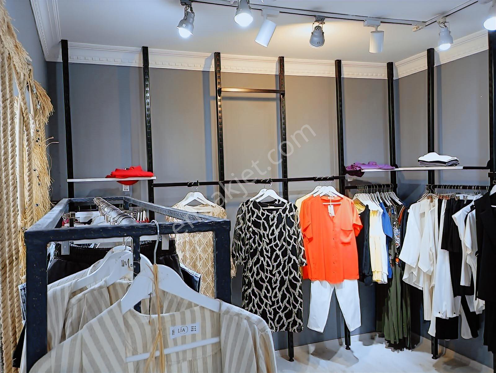 Gazi Caddesinde Devren Kiralık Butik !!! Araç Takasına Uygun ! - Görsel 13