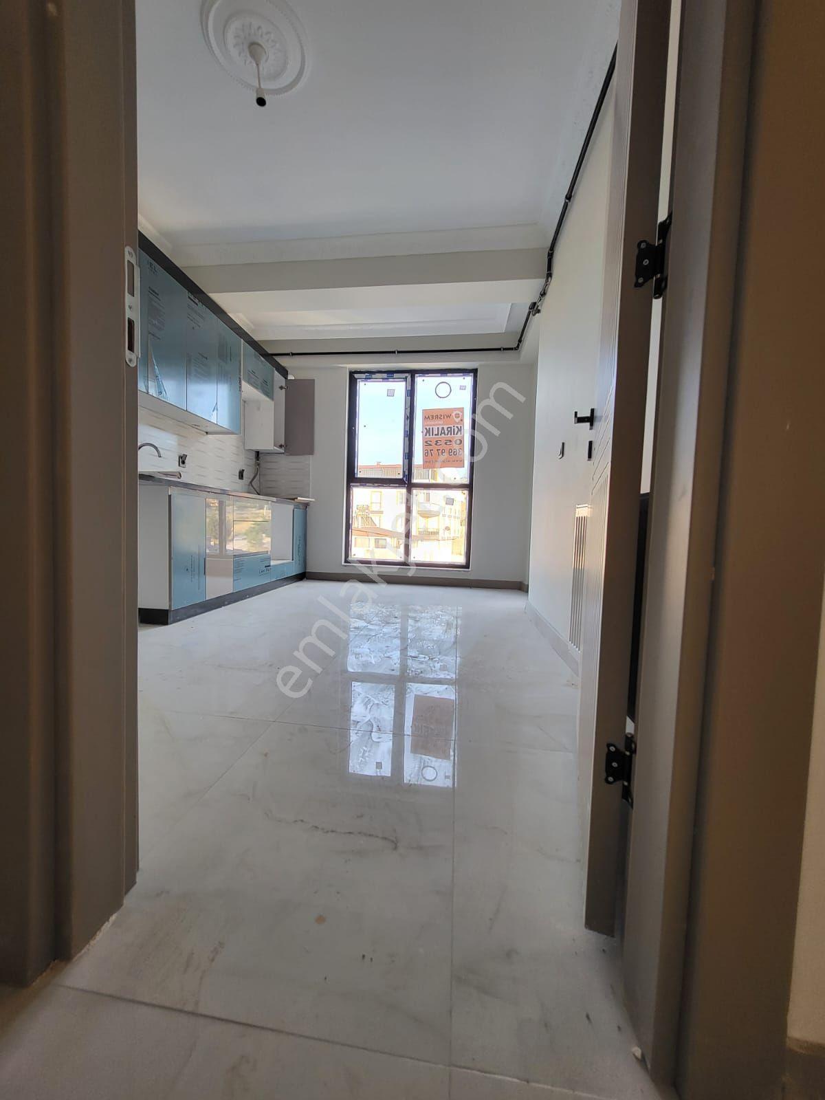 Wisrem Gayrimenkulden Kiralık Göl Manzaralı Otoparklı Sıfır 2+1 - Görsel 18