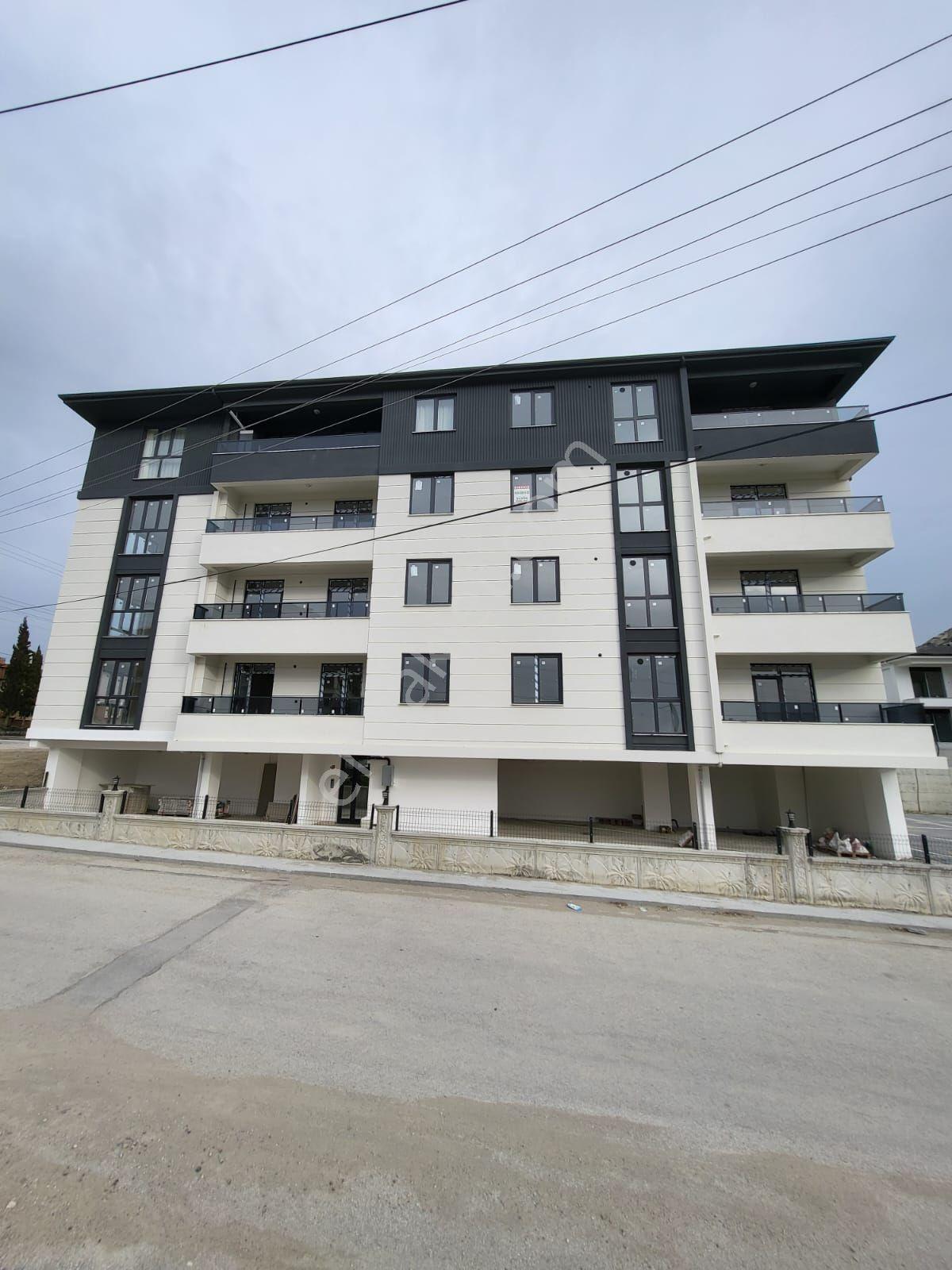 Wisrem Gayrimenkulden Kiralık Göl Manzaralı Otoparklı Sıfır 2+1