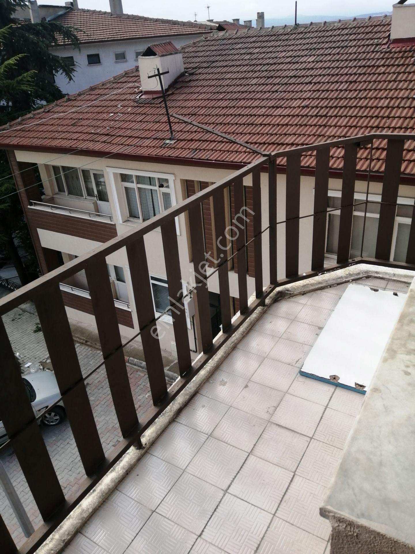 Bolu Karamanlı Mah. Ara Kat Önü Açık 3+1 Satılık Köşe Daire - Görsel 16