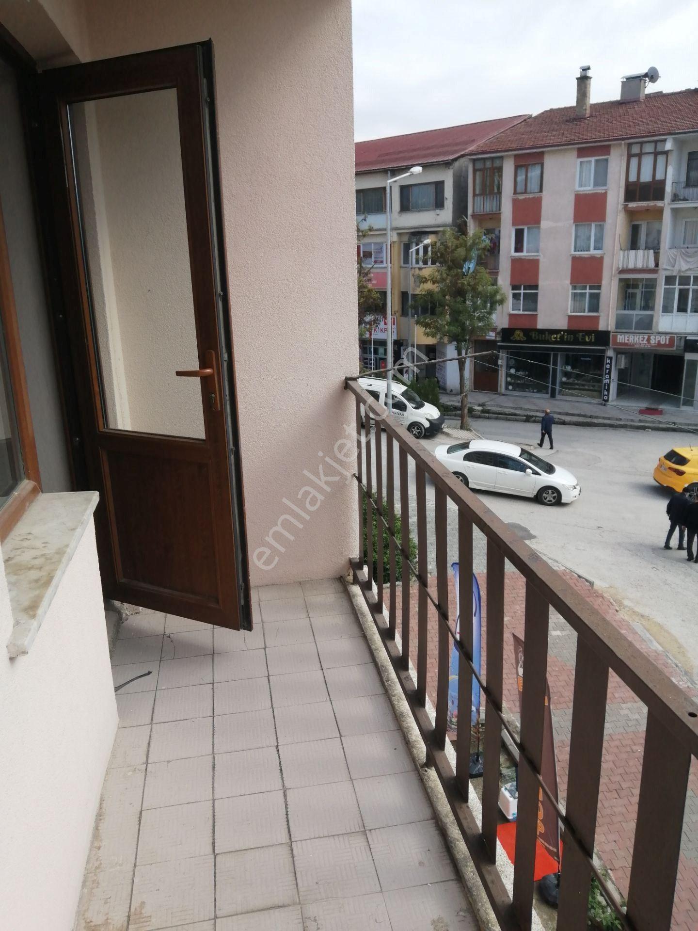 Bolu Karamanlı Mah. Ara Kat Önü Açık 3+1 Satılık Köşe Daire - Görsel 15