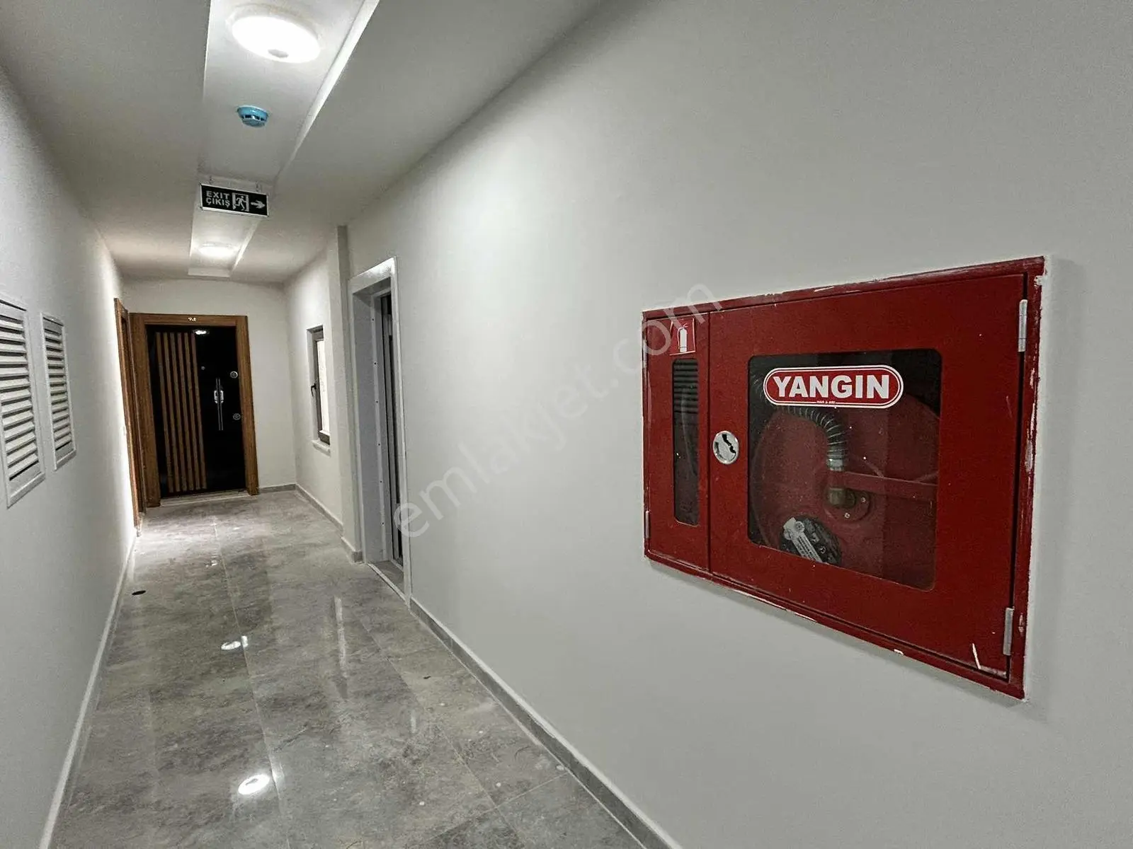Göçerler Havuzlu Site Katta Kiralık Sıfır 2+1 Şehir Hast. Yakını - Görsel 9