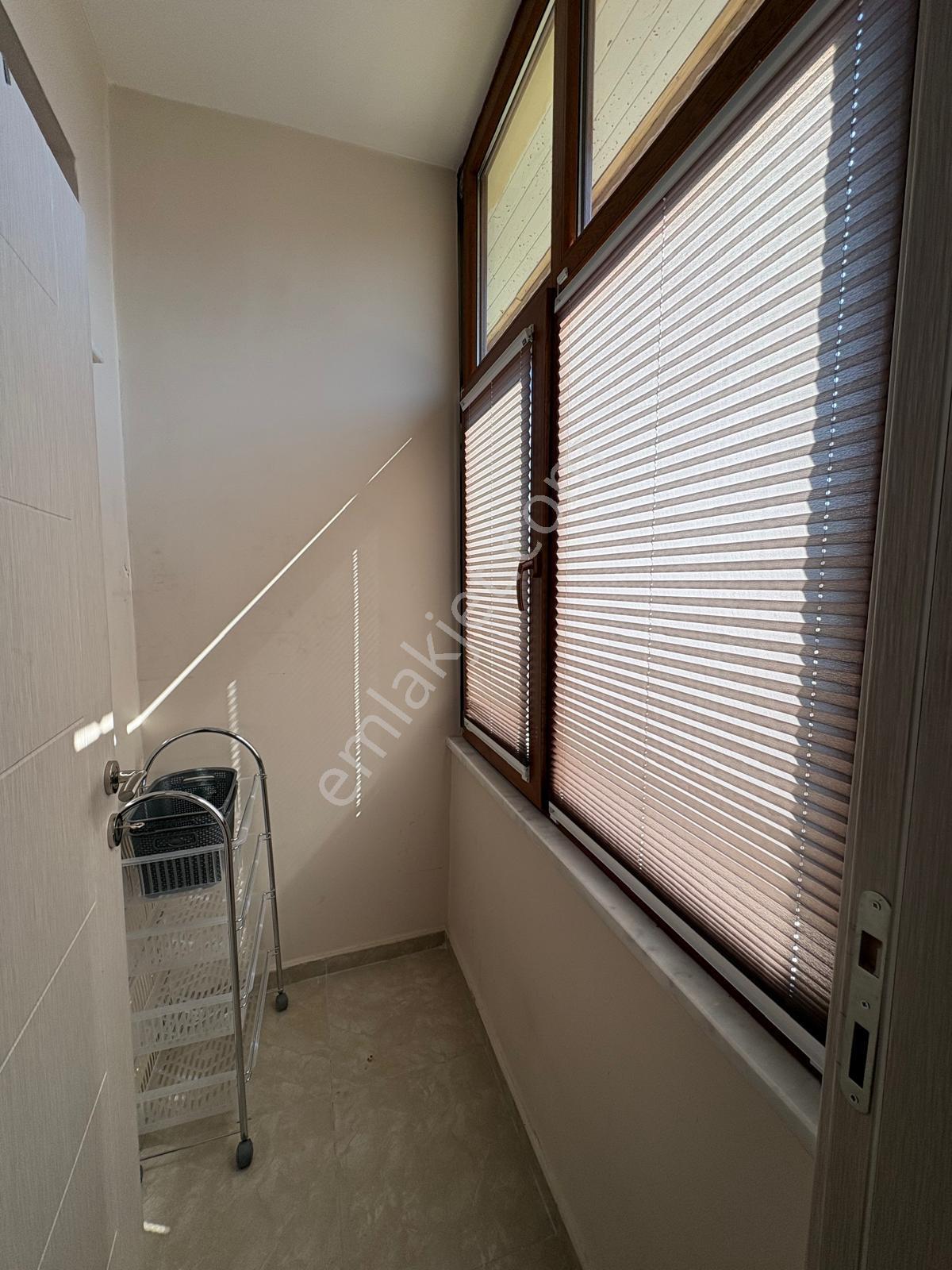 Stadyuma Yürüme Mesafesinde, Bakımlı Triblex Villa Krediye Uygun - Görsel 20