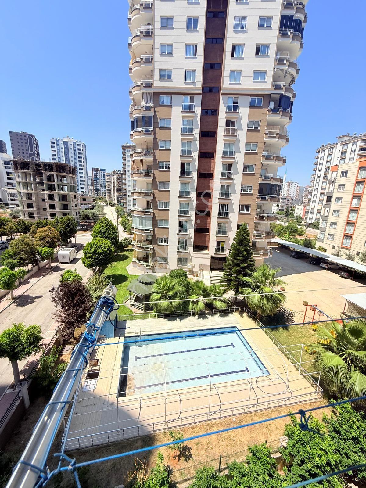 Mezitli'de Havuz Manzaralı Geniş Balkonlu 3+1 Daire - Görsel 41