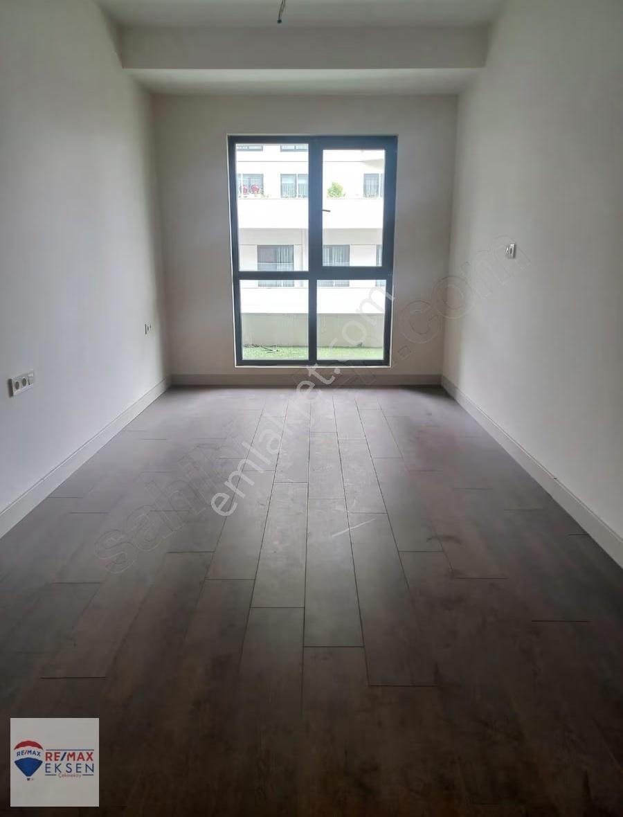 Emine Göktürk,den Nef Bahçelievlerde Teraslı 3+1 Daire - Görsel 2