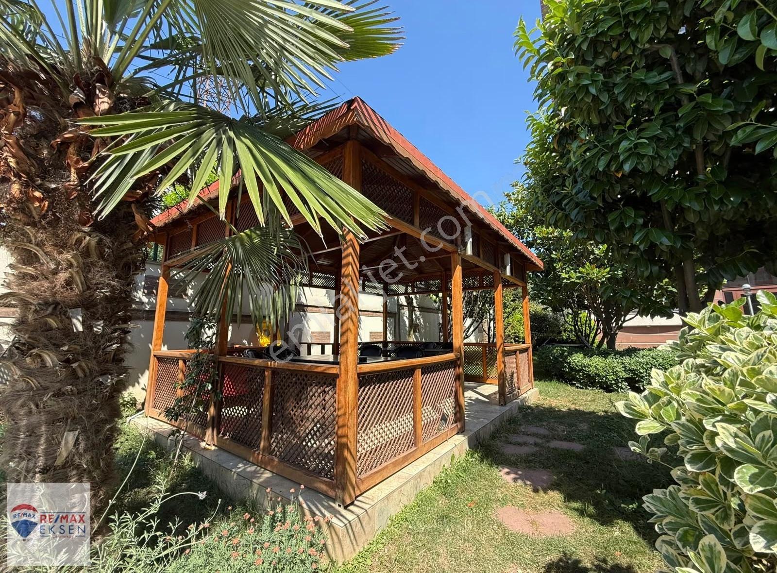 Havuzlu Kapalı Otoparklı Sitede 3+1 Satılık Daire - Görsel 2