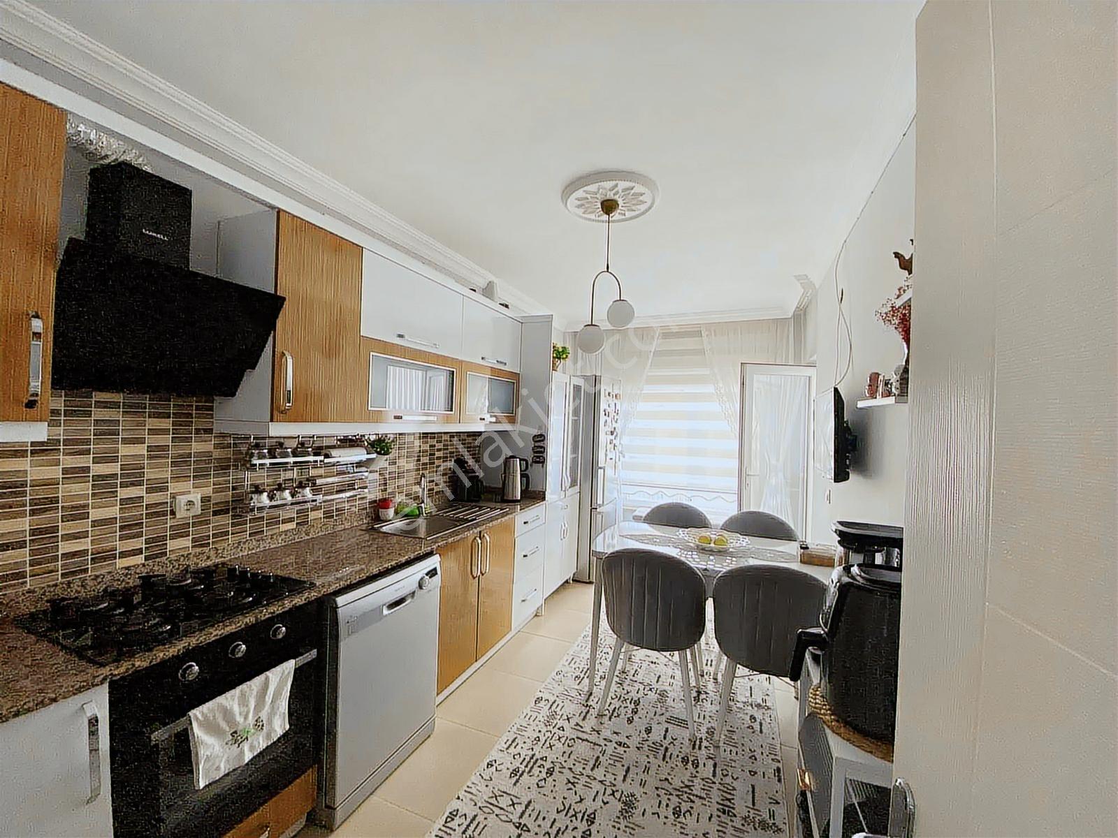 Kapalı Otoparklı Site İçerisinde Satılık 3+1 Daire - Görsel 6