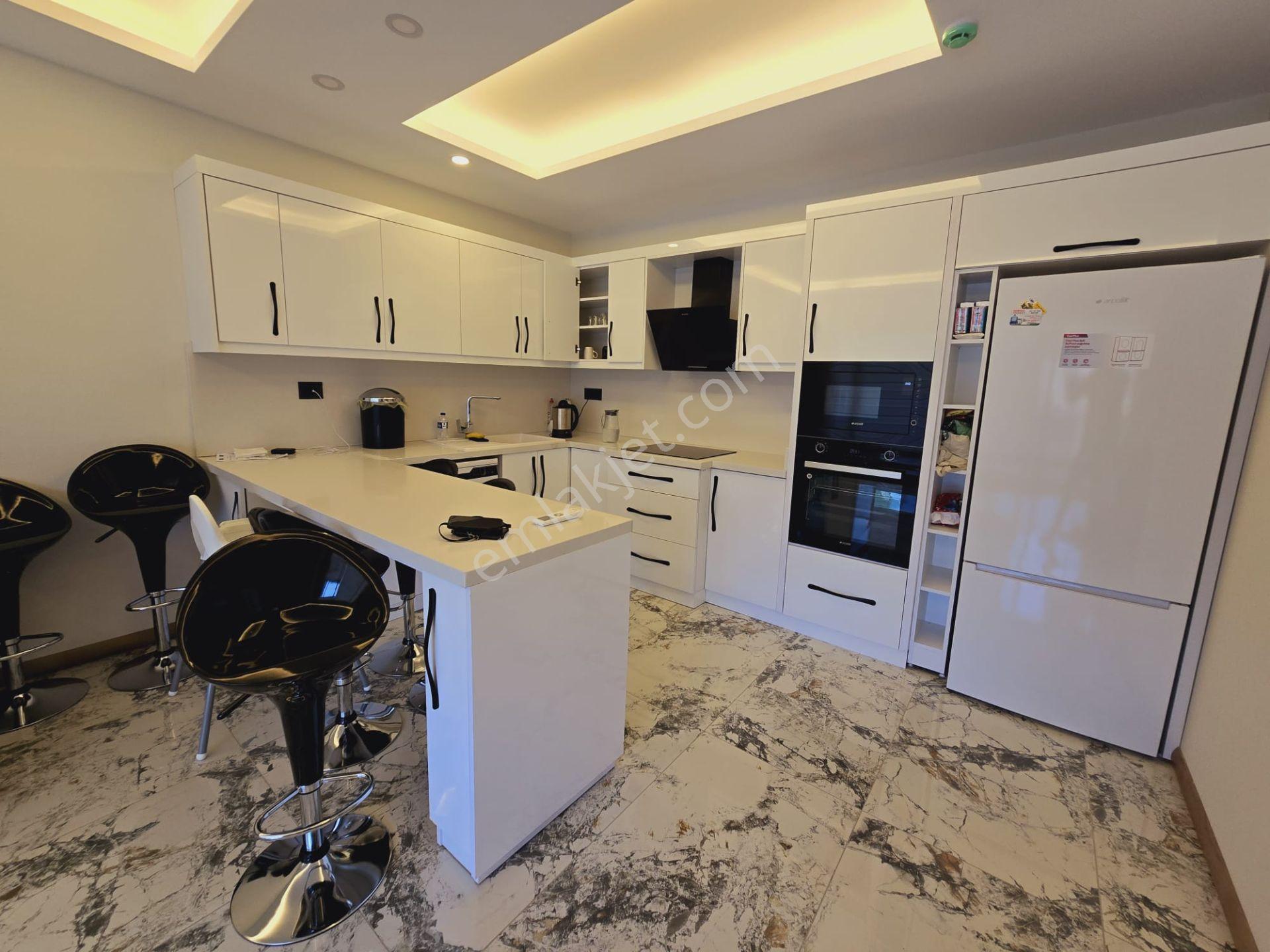 Sahıle Yakın-güvenlık-havuz-bahçe-otopark-yerden Isıtma Yeni-ultra Lüx-full Esyalı Kiralık Daire - Görsel 13