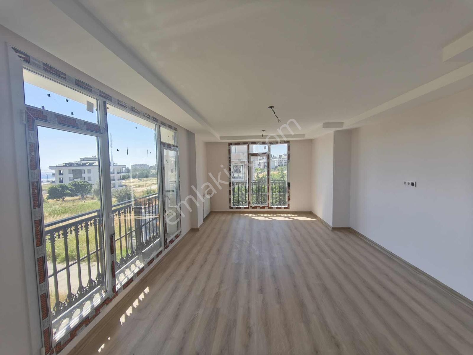 Celaliye'de Denizin Yanında 6+2 İki Farklı Daire Şeklinde Villa - Görsel 14