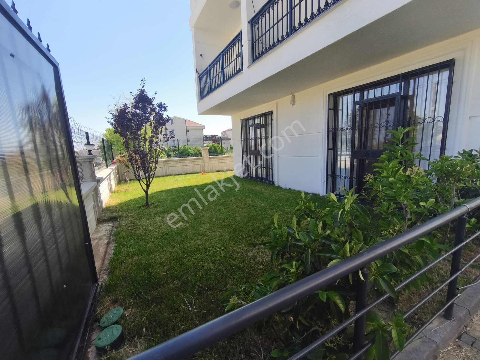 Celaliye'de Denizin Yanında 6+2 İki Farklı Daire Şeklinde Villa - Görsel 22