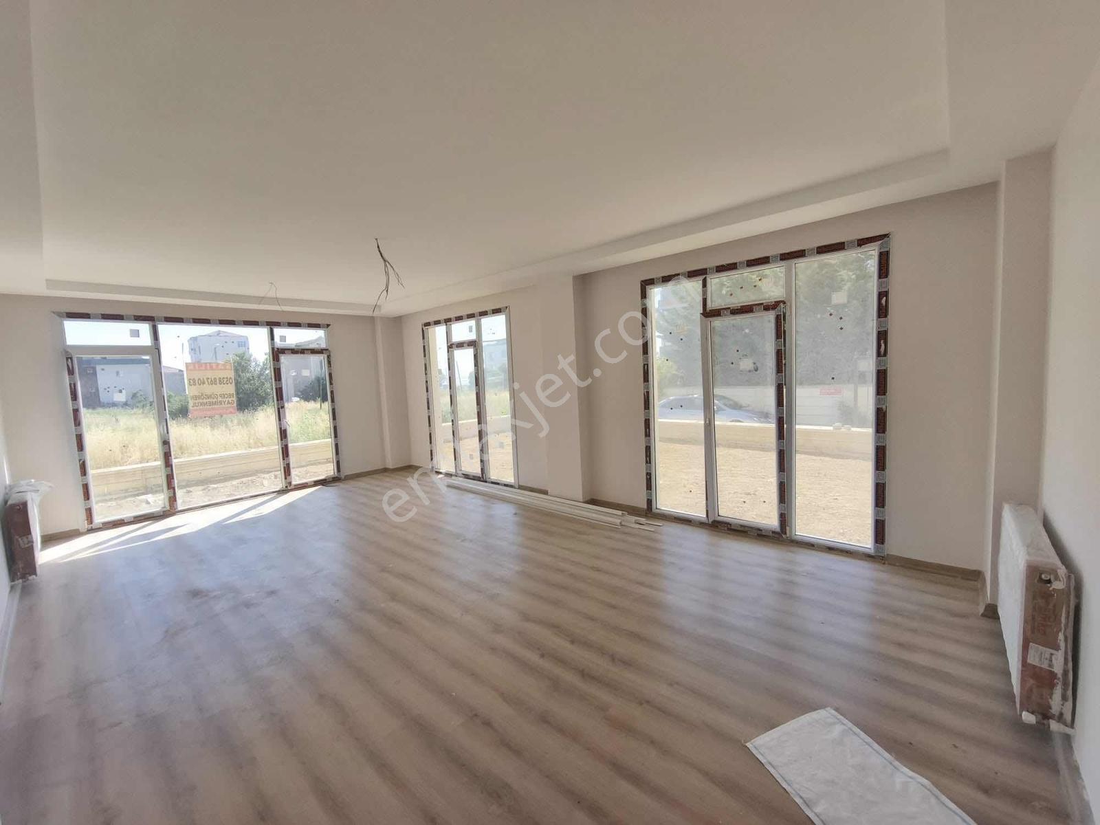 Celaliye'de Denizin Yanında 6+2 İki Farklı Daire Şeklinde Villa - Görsel 6