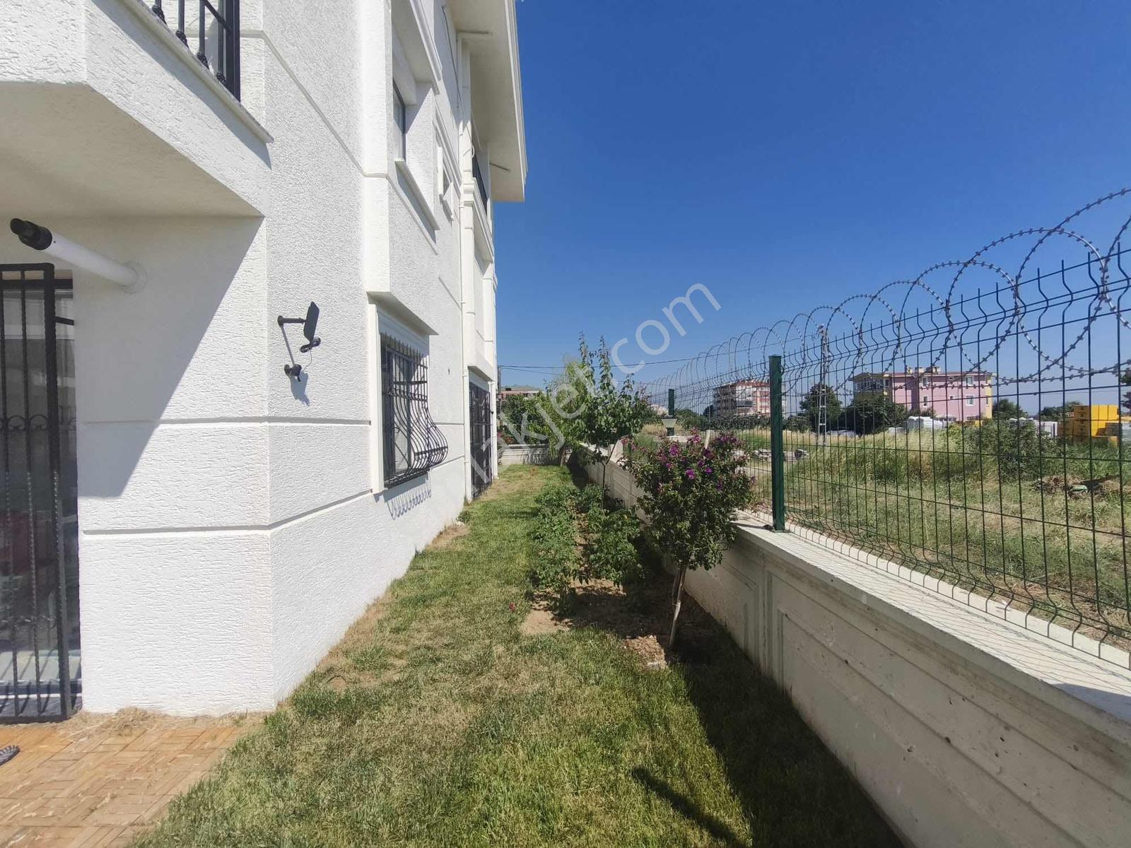 Celaliye'de Denizin Yanında 6+2 İki Farklı Daire Şeklinde Villa - Görsel 25