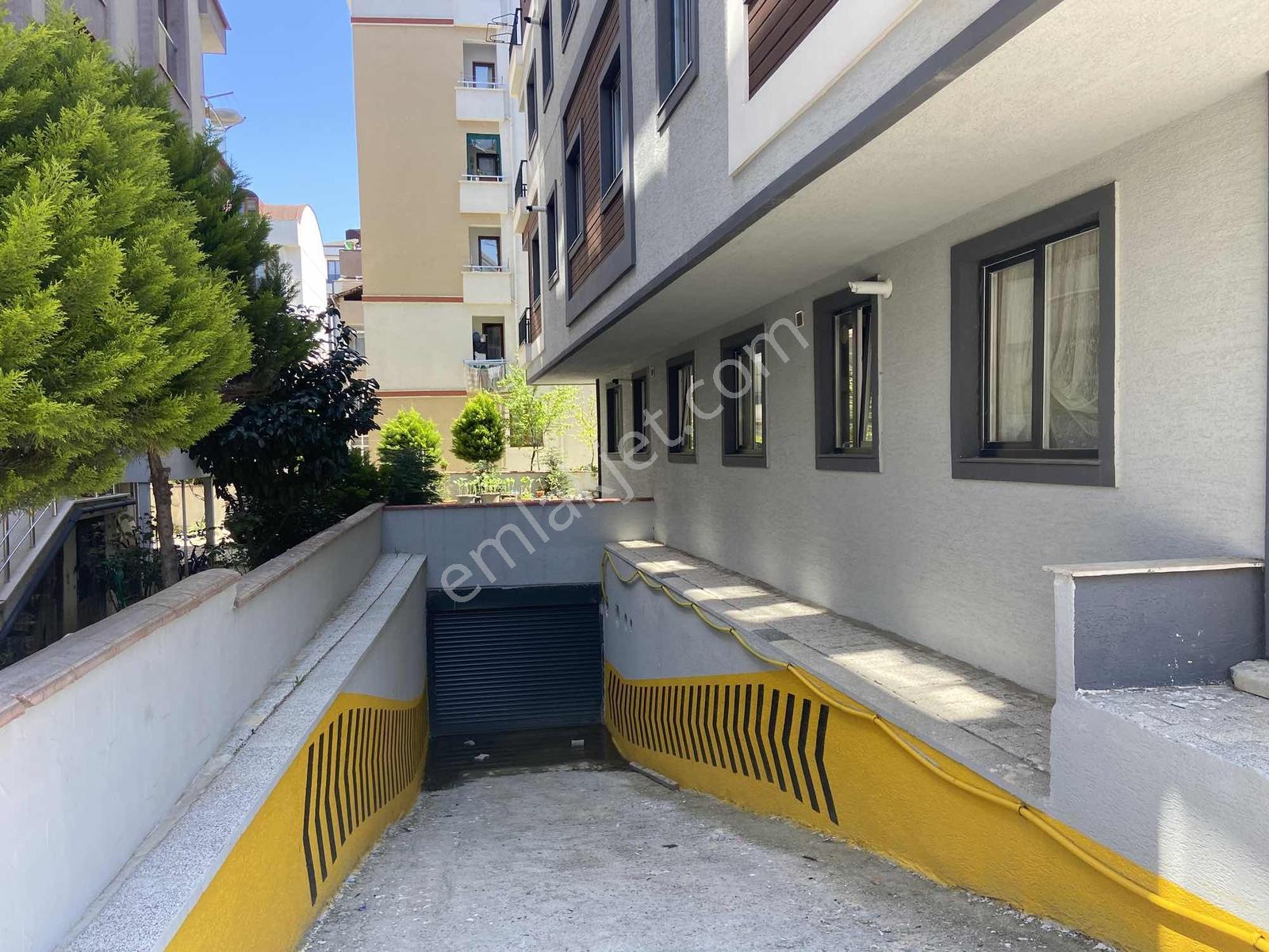 Çekmeköy Otoparklı İskanlı Geniş Tapu Masrafsız Sıfır 2+1 - Görsel 3