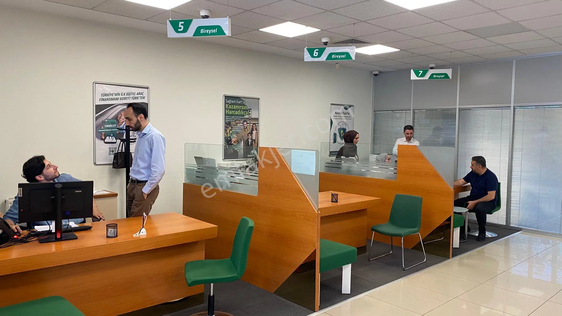 Sultangazi Tramvay Caddesi Üzerinde Kiralık İki Katlı Dükkan - Görsel 4