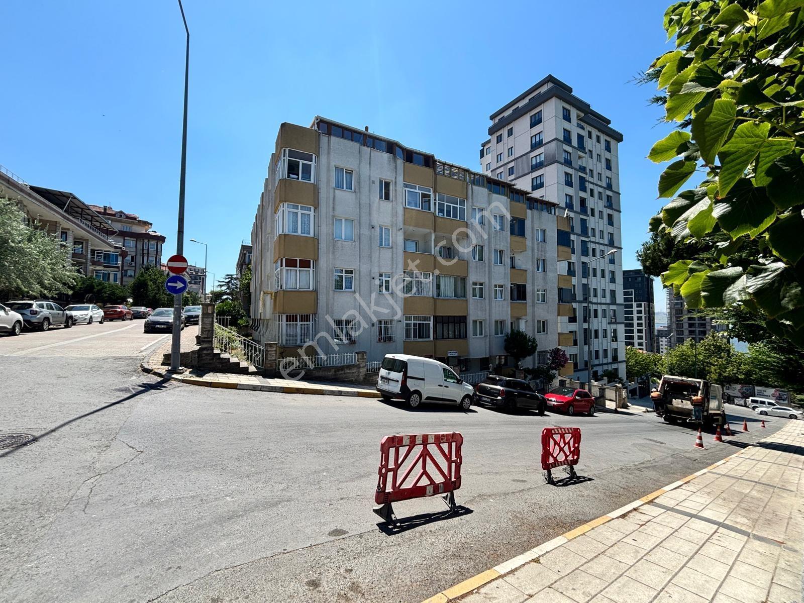 Küçükçekmece'de Göl Manzaralı, Yatırımlık Ayça'dan Satılık 3+1 - Görsel 13
