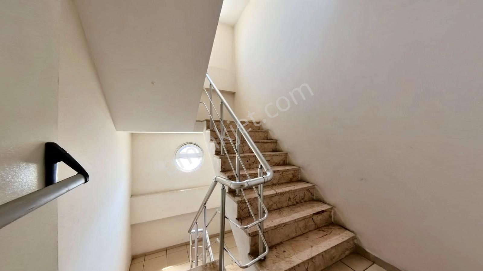 Sultanbeyli Merkez'de Metro Yanı Site İçi Ara Kat Kiralık Daire - Görsel 30