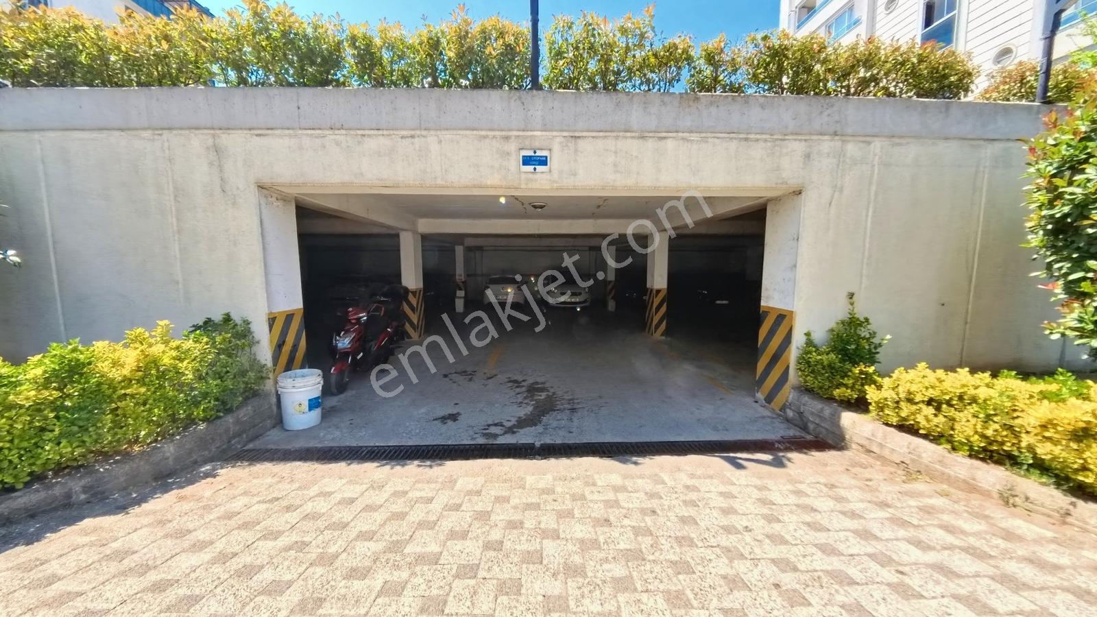 Sultanbeyli Merkez'de Metro Yanı Site İçi Ara Kat Kiralık Daire - Görsel 32