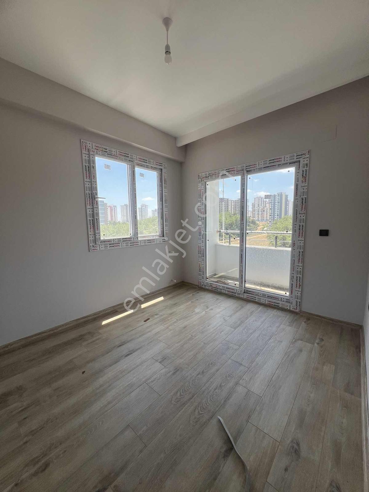 Kulepark~farkıyla~çok~geniş~40~m2net~oturumlu~1+1~oturuma~hazır - Görsel 3