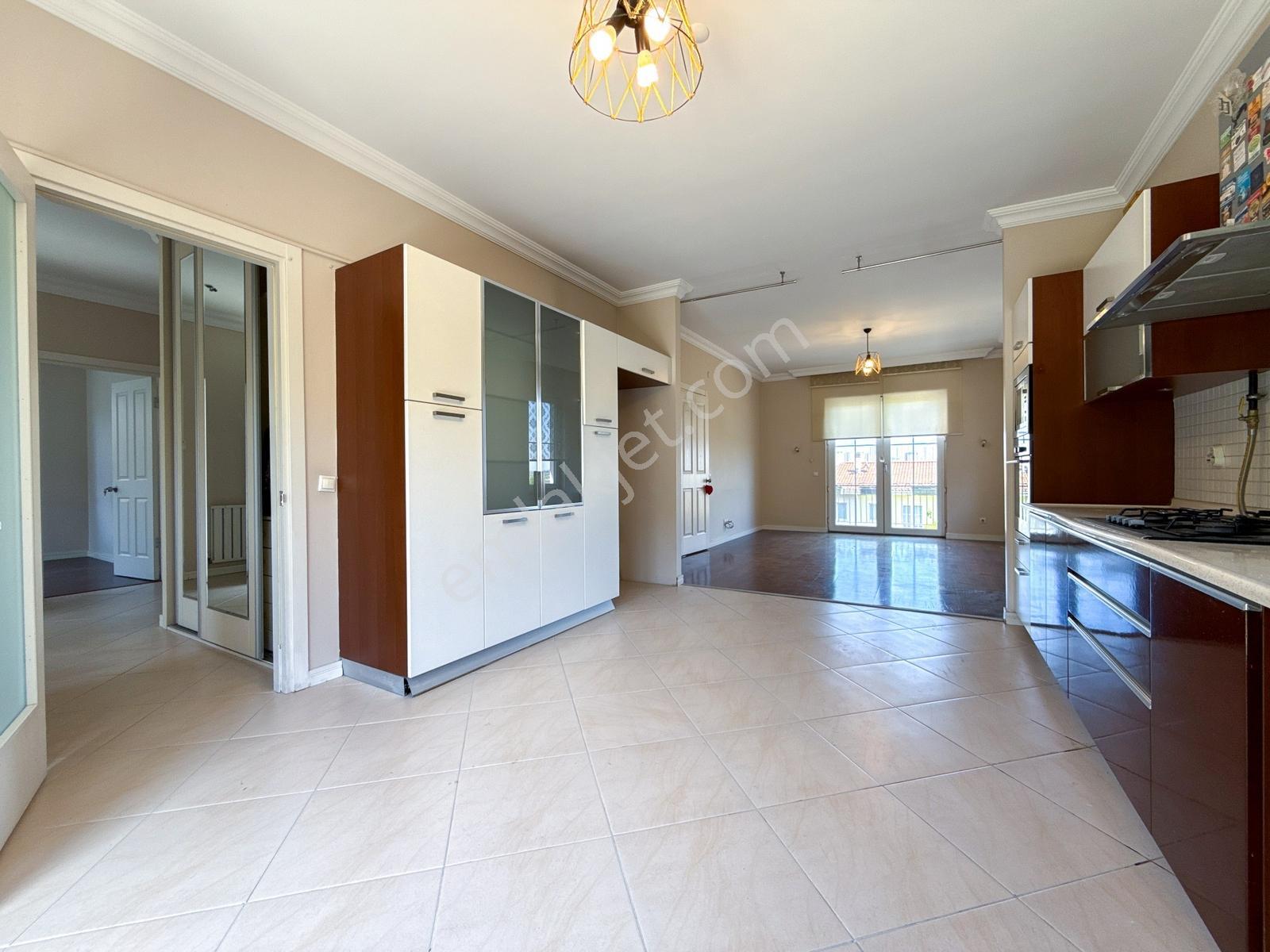 Ardıçlı Göl Evleri Satılık 6+2 Tripleks Villa - Görsel 4