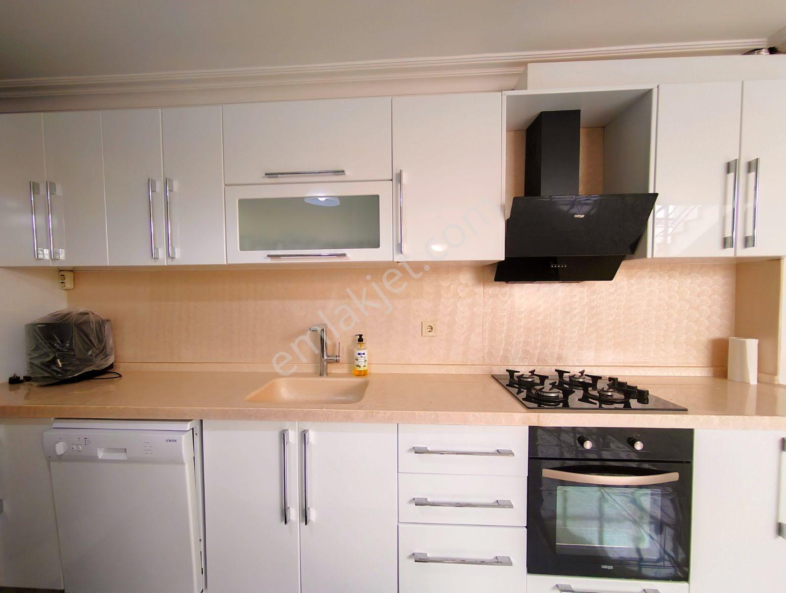 Full Deniz Manzaralı Kuşadası Merkezi'nde 5+2 Satılık Villa - Görsel 14