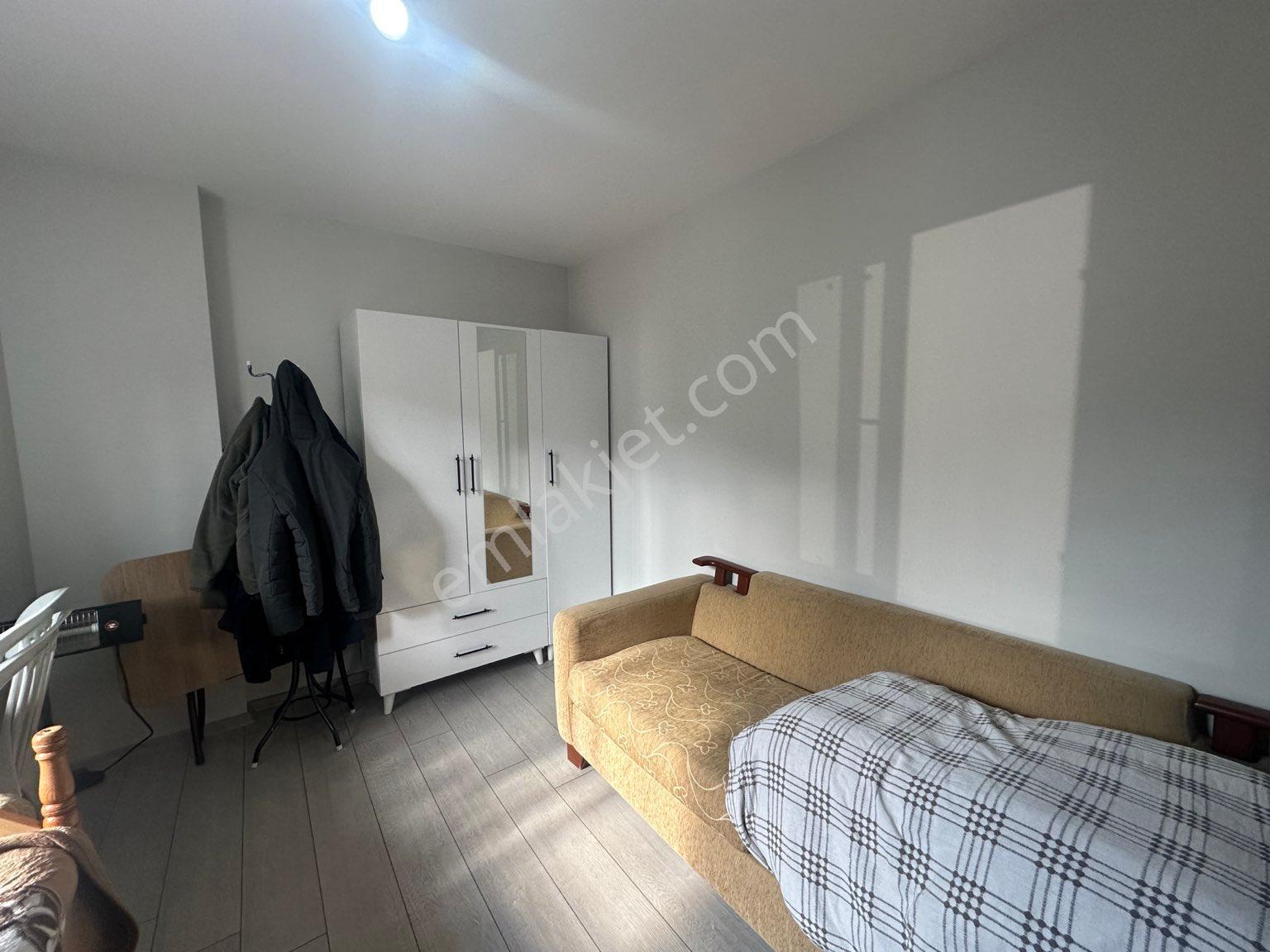Selçuk Emlaktan Zafer Mah Kiralık 1+1 Daire - Görsel 6
