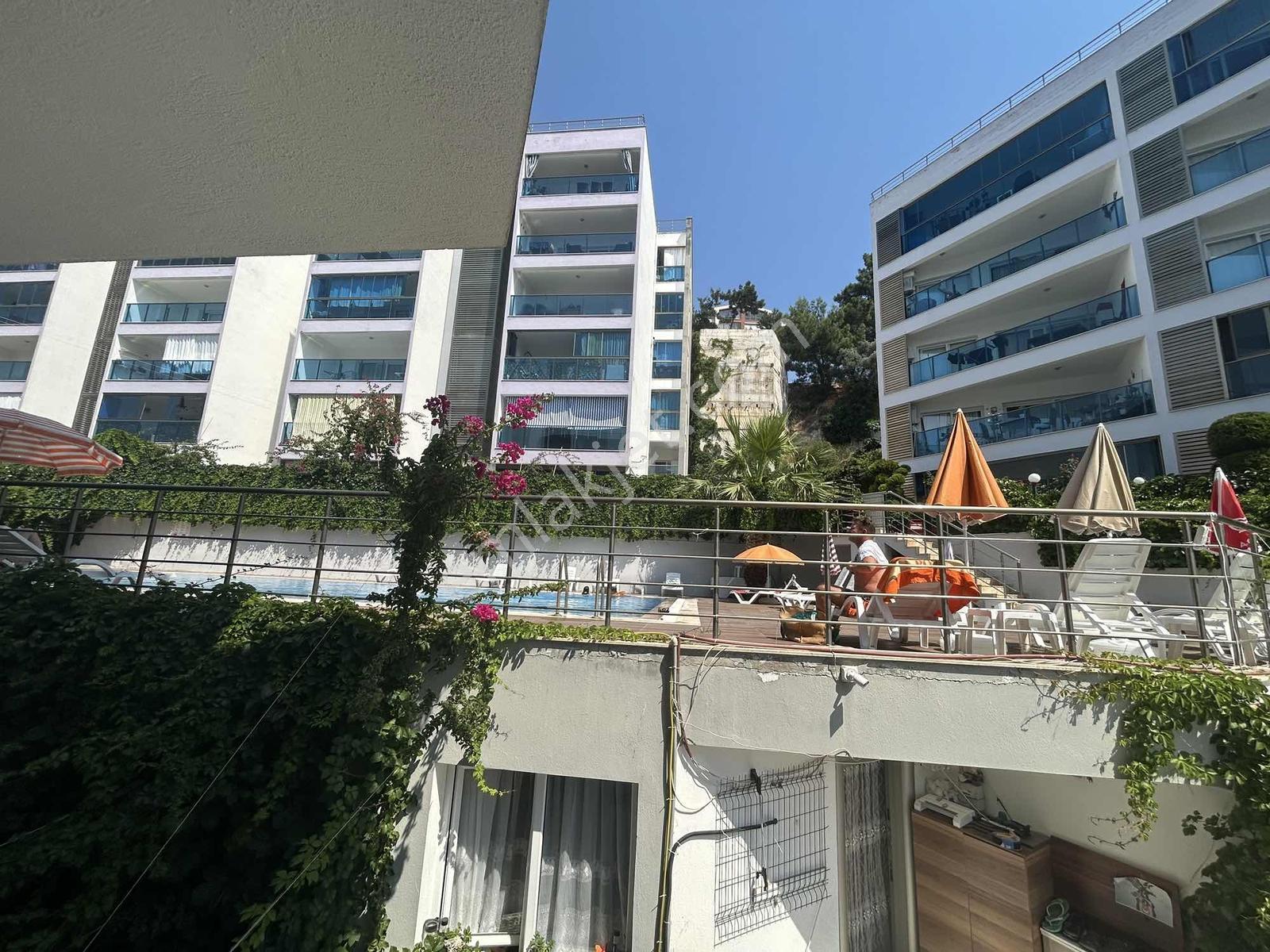 Acill Kuşadası Merkez Havuzlu Sitede Satılık 2+1 Fırsat Daire - Görsel 25