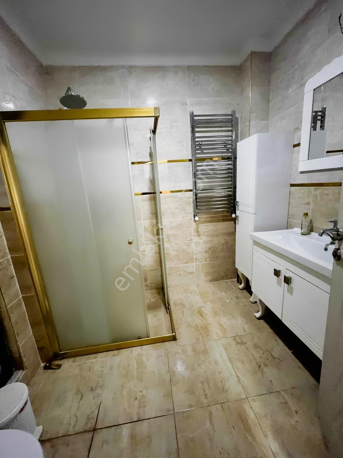 Müstakil Havuzlu ,bahçeli ,tam Donanımlı Özel Tasarım 4+1 Villa - Görsel 12