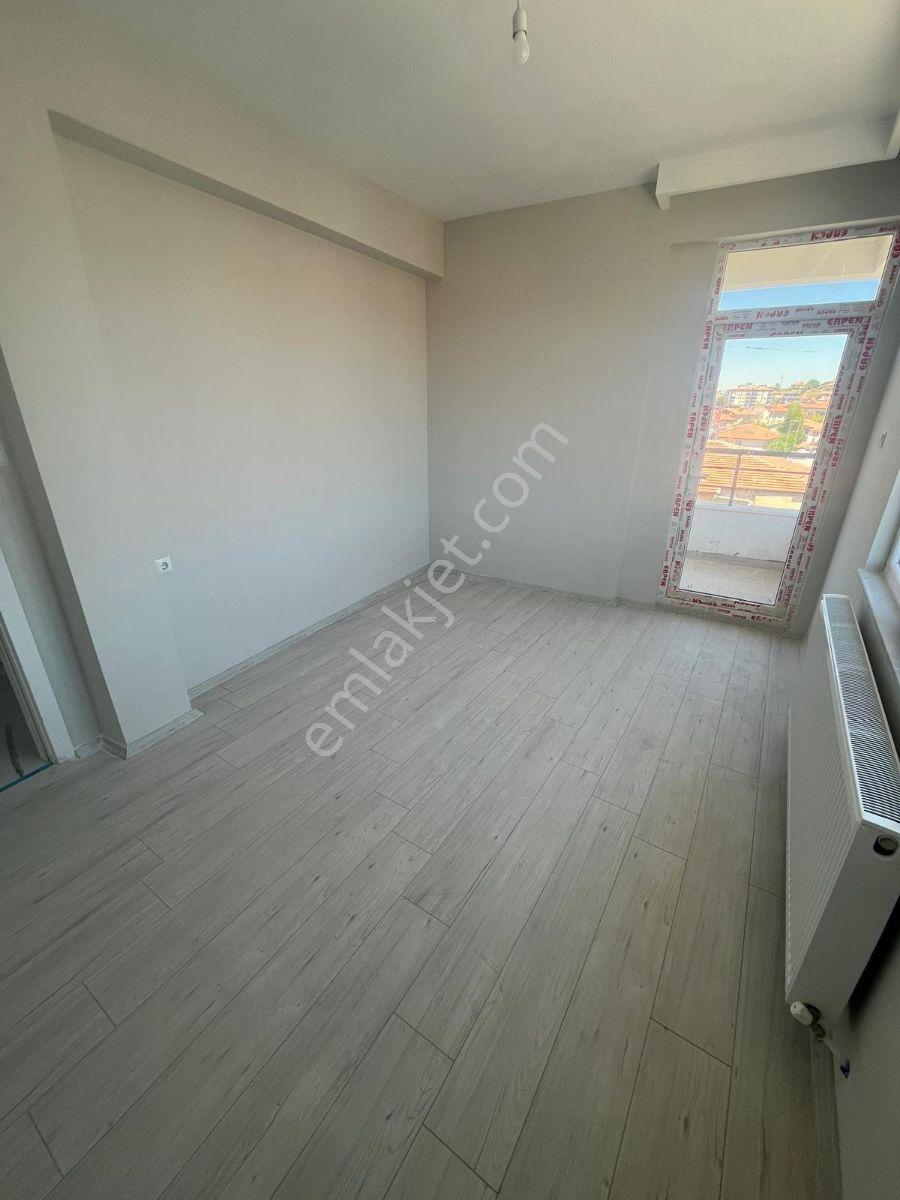 Kaplıca Mahallesinde 2+1 Daire Ara Kat Şehrin Ortasında - Görsel 10