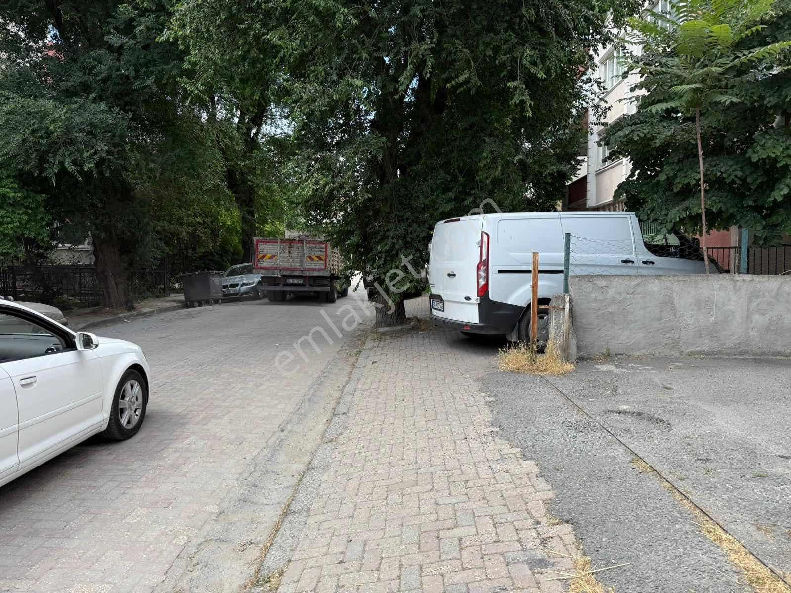Merter Tekstil Ve Ticaret Merkezine Çok Yakın 30 M2 Köşe Dükkan - Görsel 3