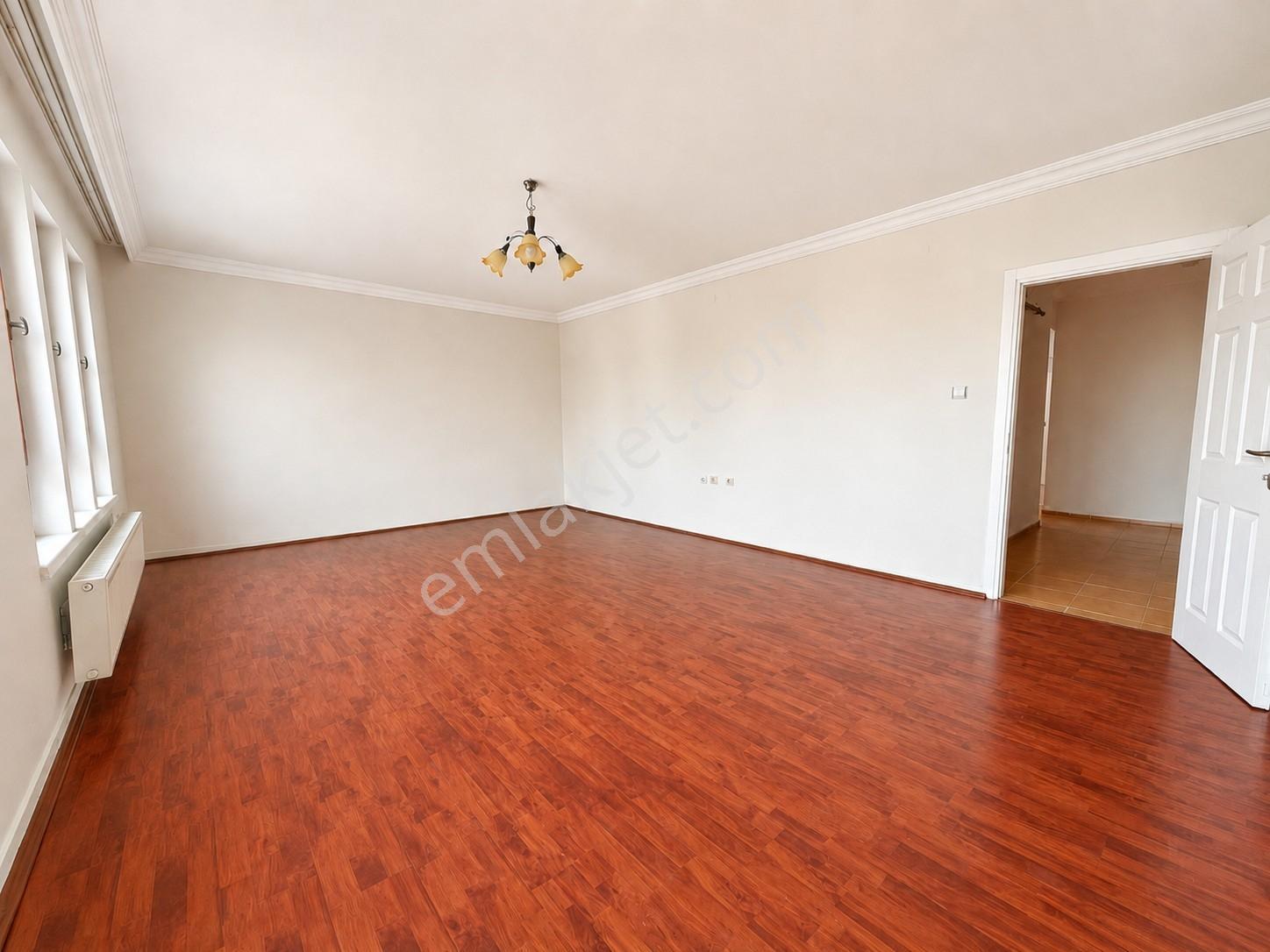 Atapark'ta 3 Cepheli Ara Katta Yalıtımlı 3+1 Kiralık Daire - Görsel 4