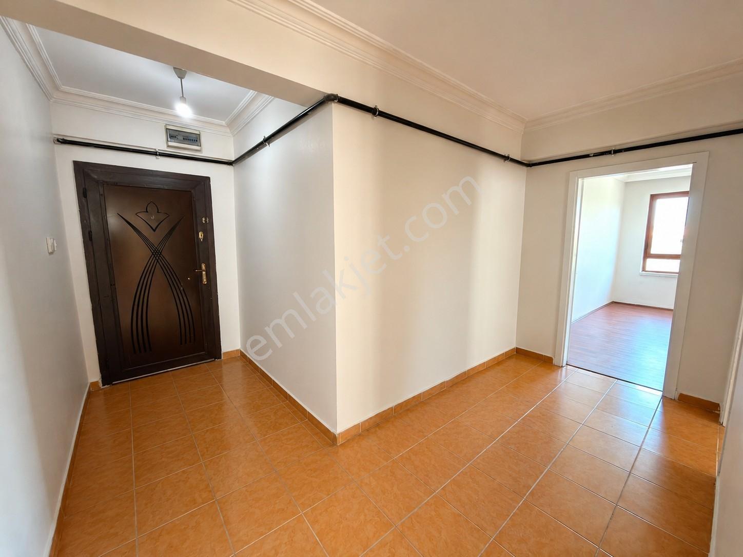 Atapark'ta 3 Cepheli Ara Katta Yalıtımlı 3+1 Kiralık Daire - Görsel 15