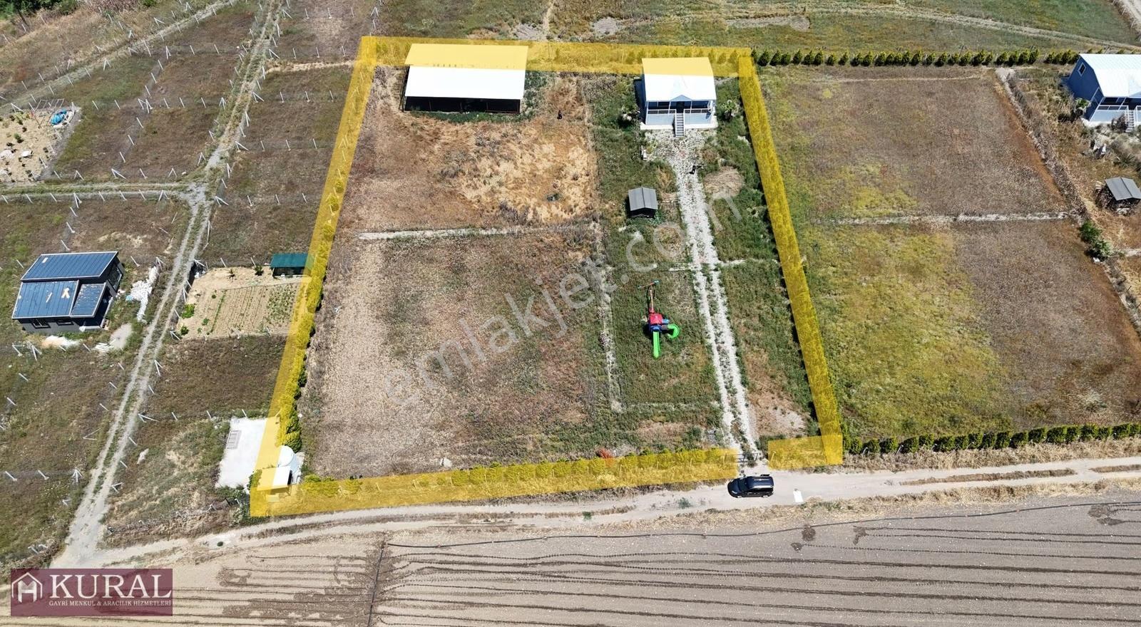 İzmir Menderes Altıntepede 4080 Arsa 2+1 Evi Dam Çiftlik Yeri