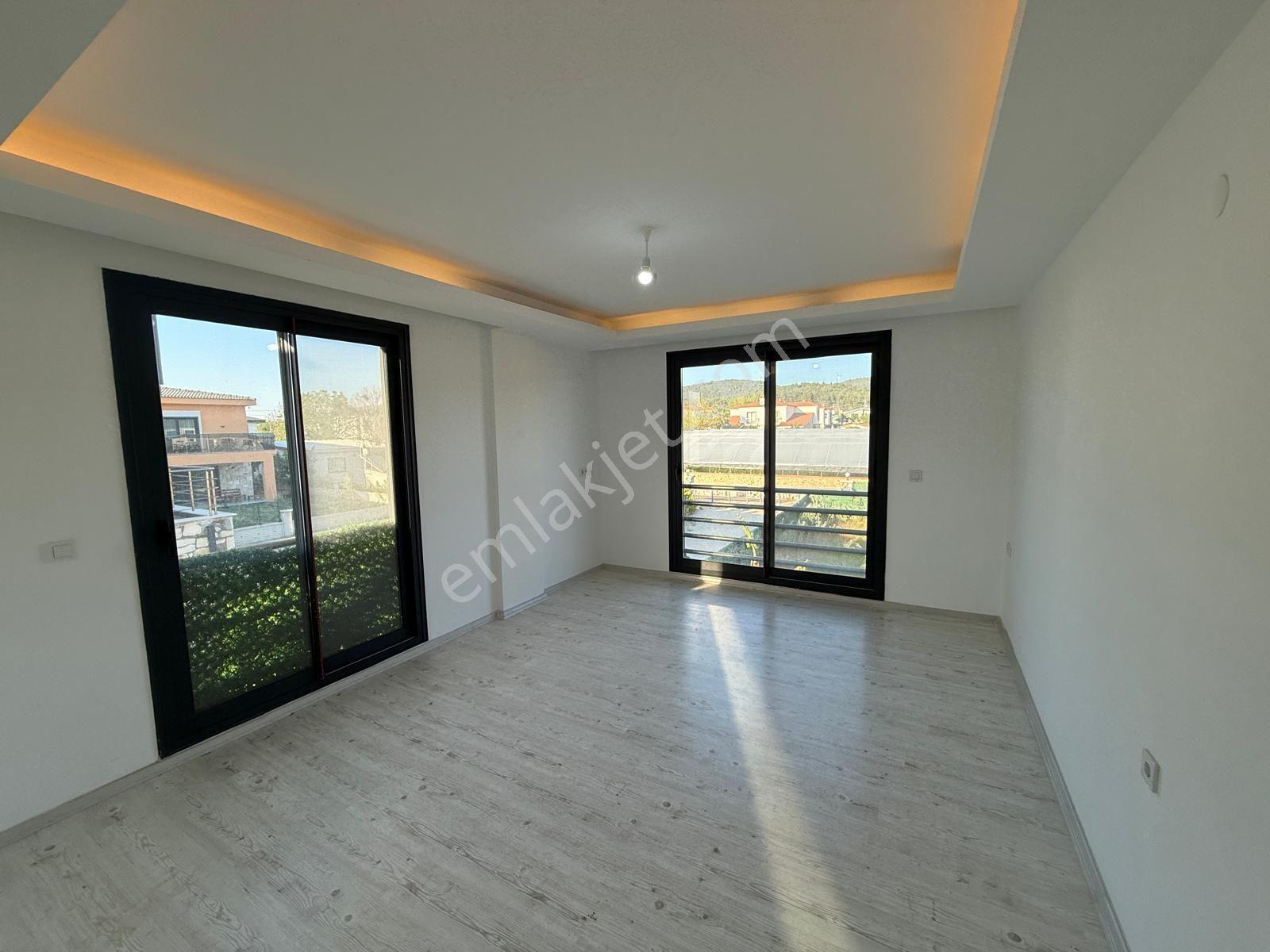 Urla Kuşçular Da Havuzlu ,geniş Bahçeli Satılık Villa - Görsel 12