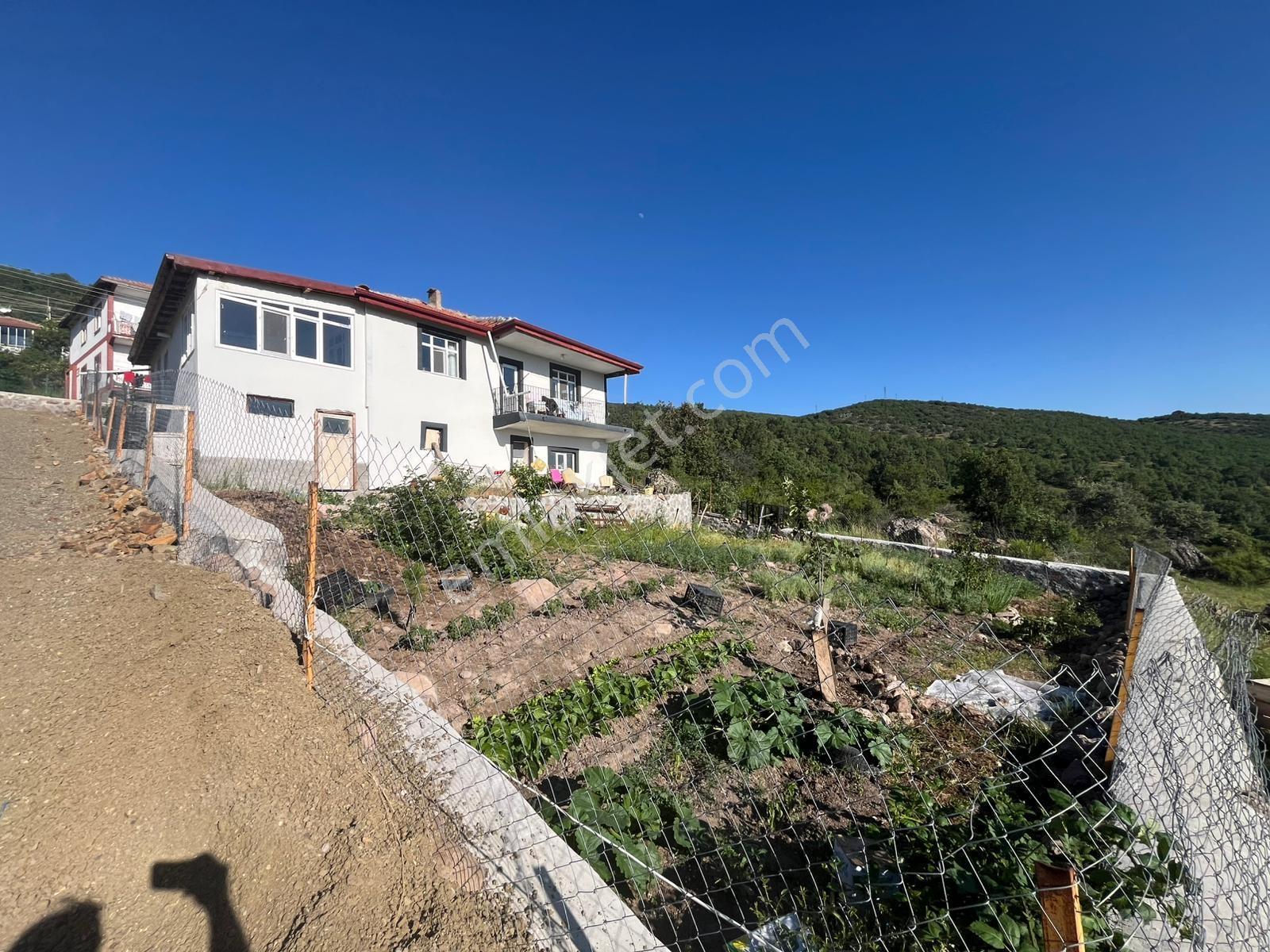 Çamlıdere Merkez Ömerağa Mah. Satılık 3+1 Müstakil Ev 500m2 Arsa - Görsel 12